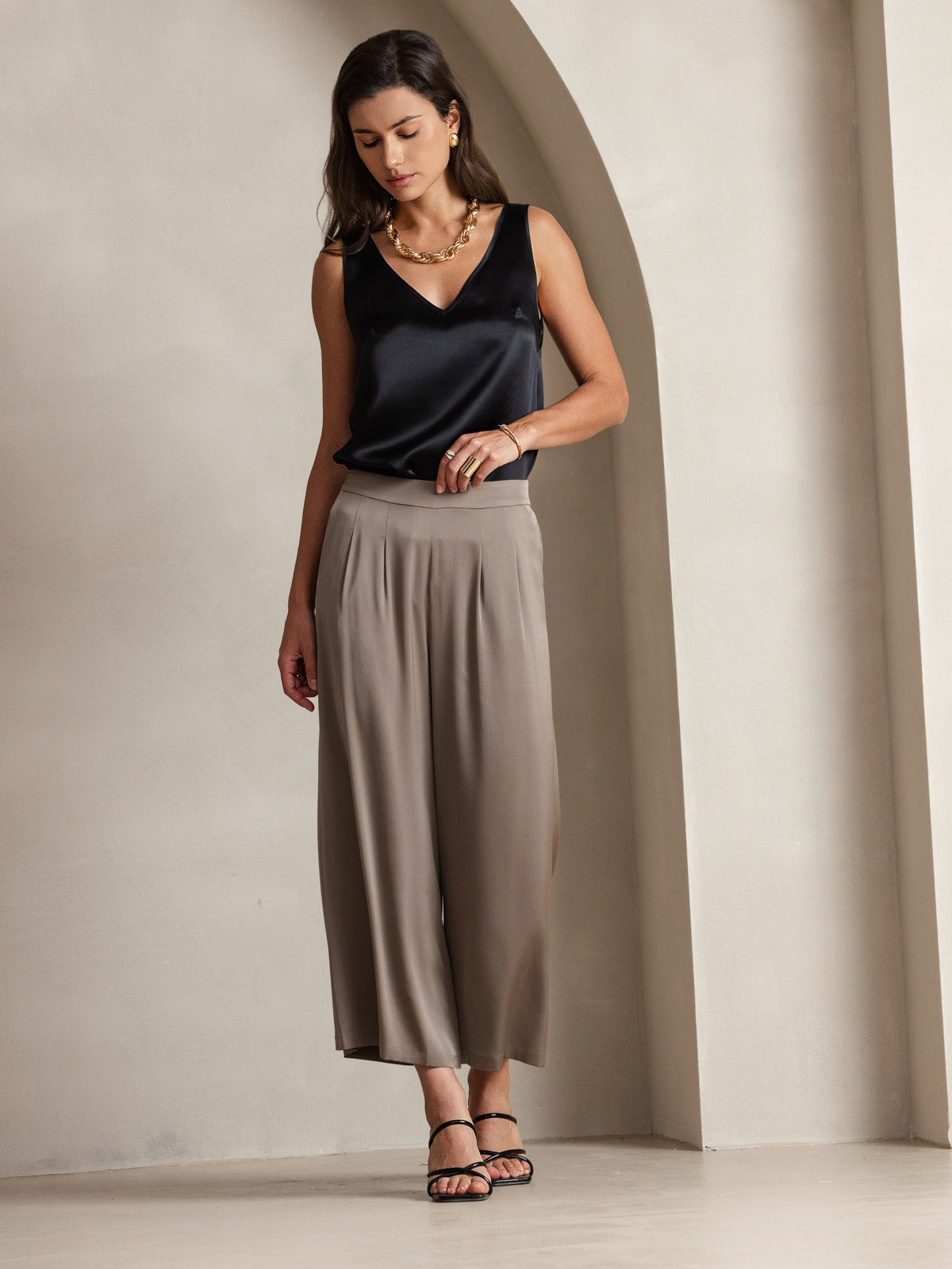 [Black] SilkSilky-UK 19Momme Silk V Neck Camisole 010