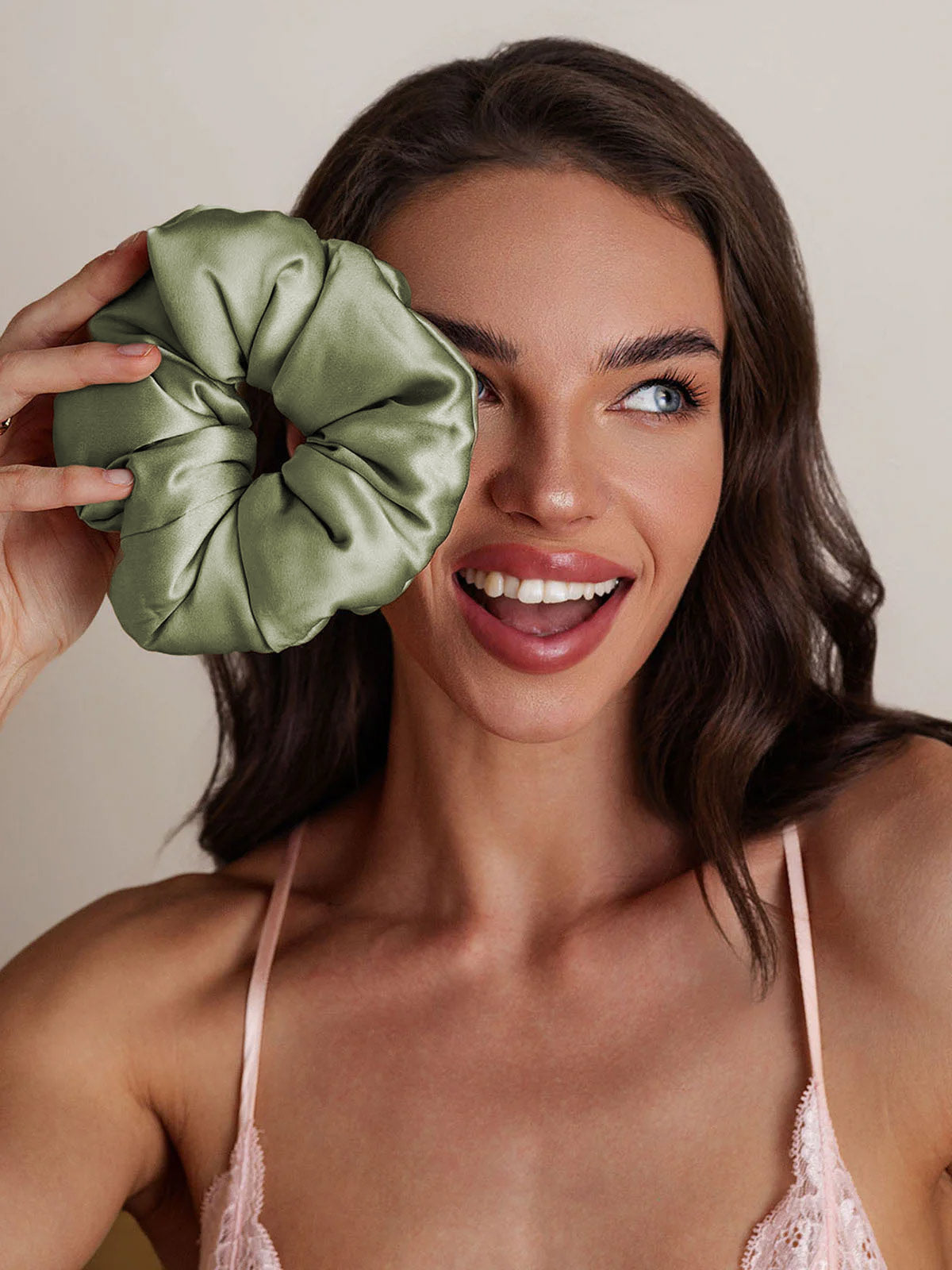 [Light Green] SilkSilky-UK Pure Silk Scrunchie 001
