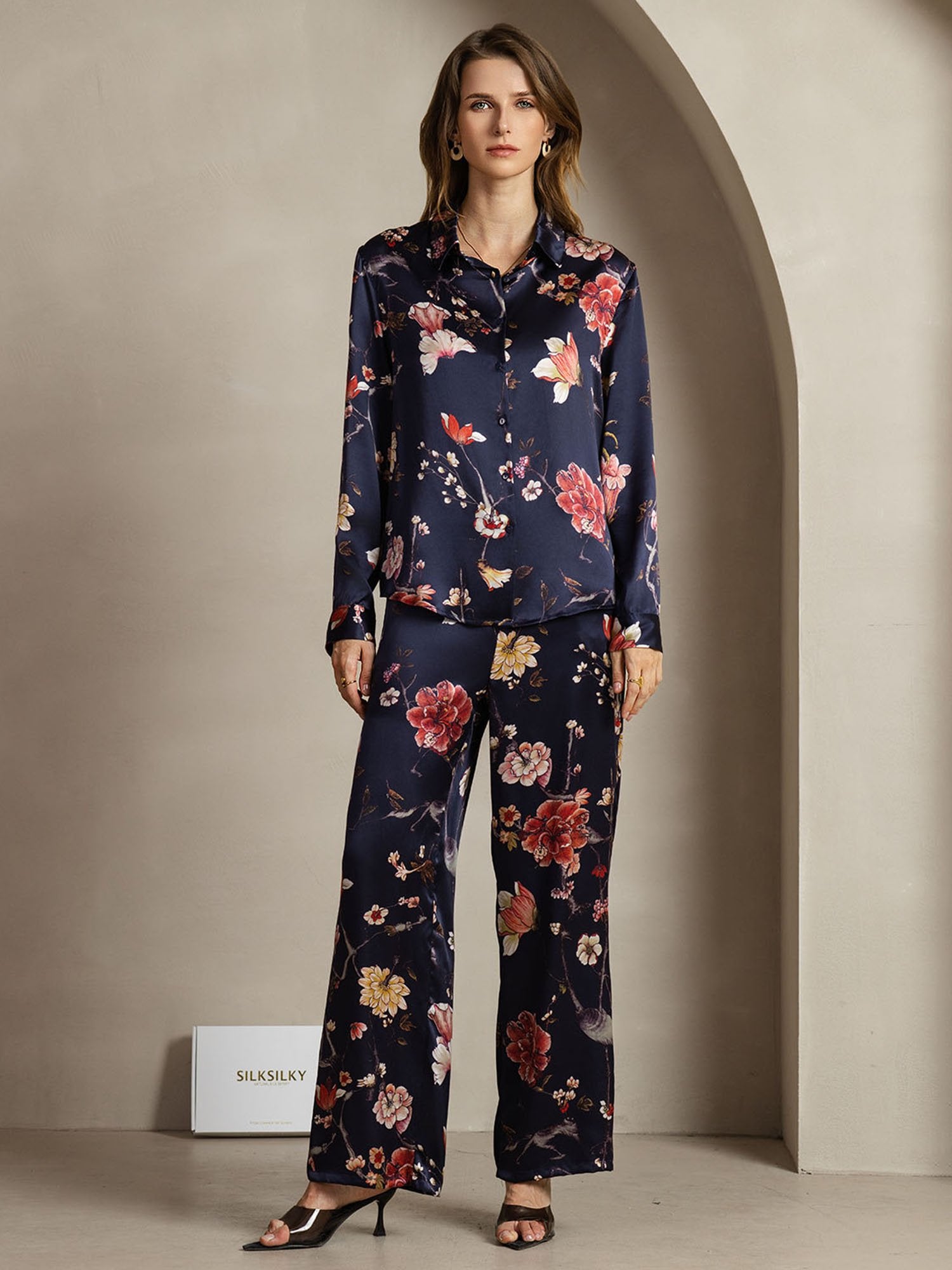 [NavyFloral] SilkSilky-UK 19Momme Silk Collar Women''s Outfit Sets 001