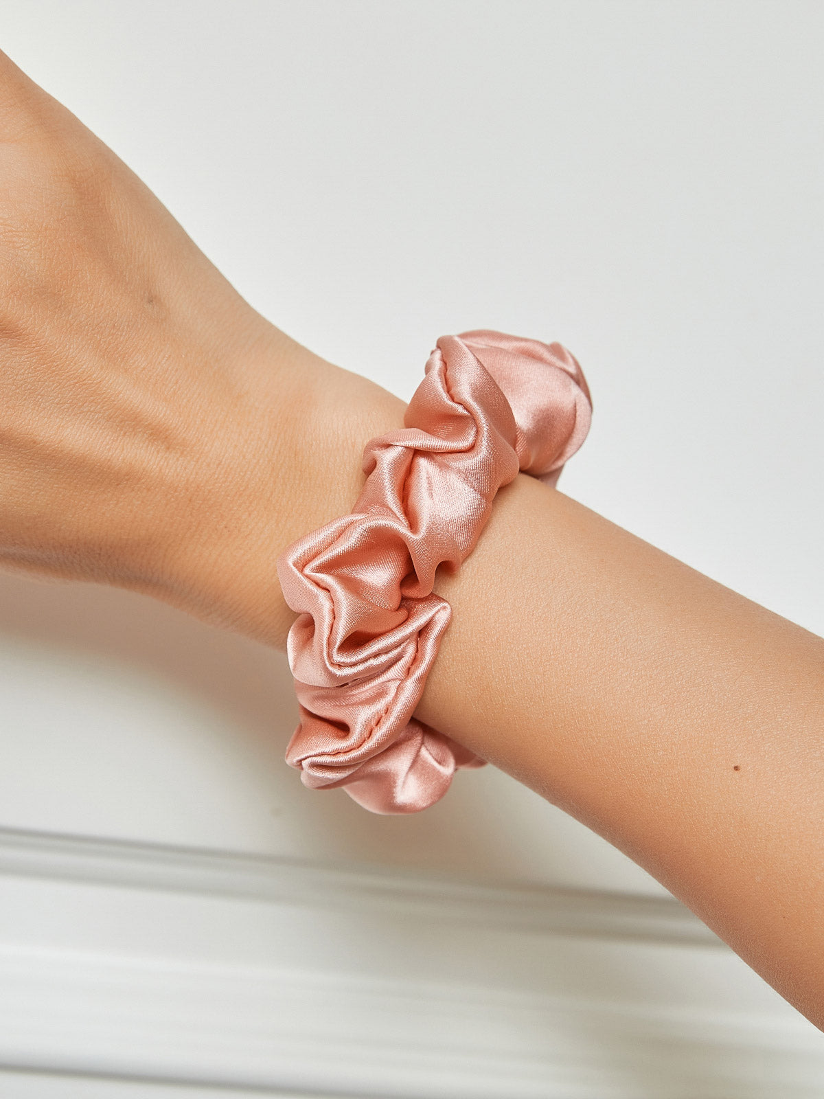 SilkSilky-UK 19Momme Pure Silk Scrunchie Pink 001