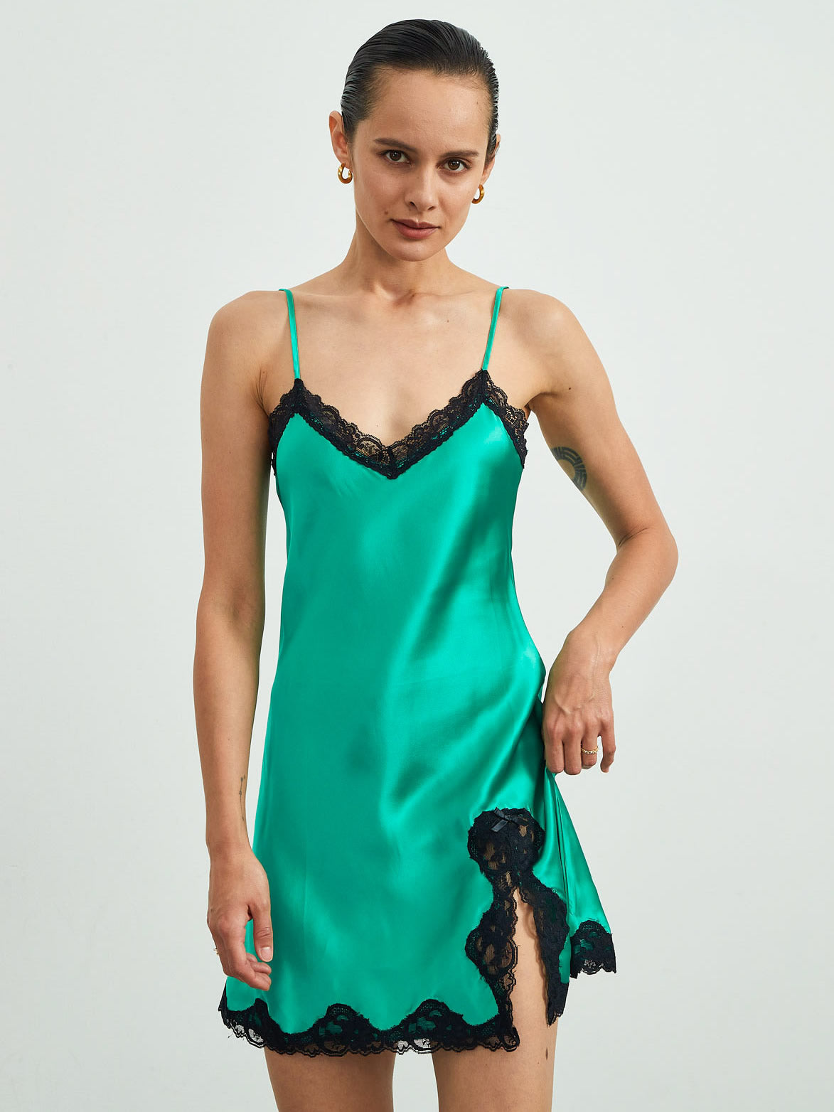 SilkSilky-UK Pure Silk Sleeveless V Neck Nightdress Green 001