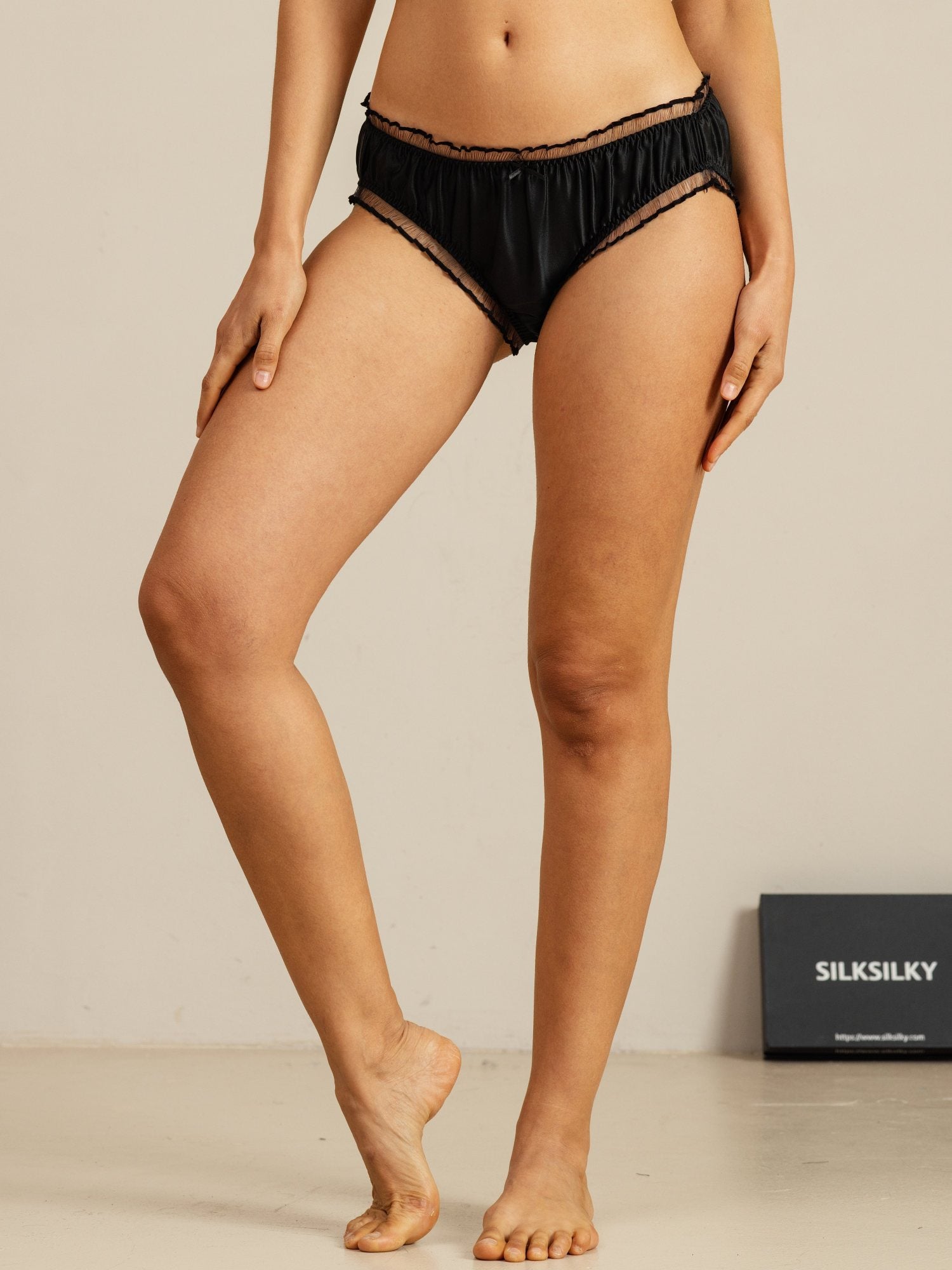 [Black] SilkSilky-UK Panty 005