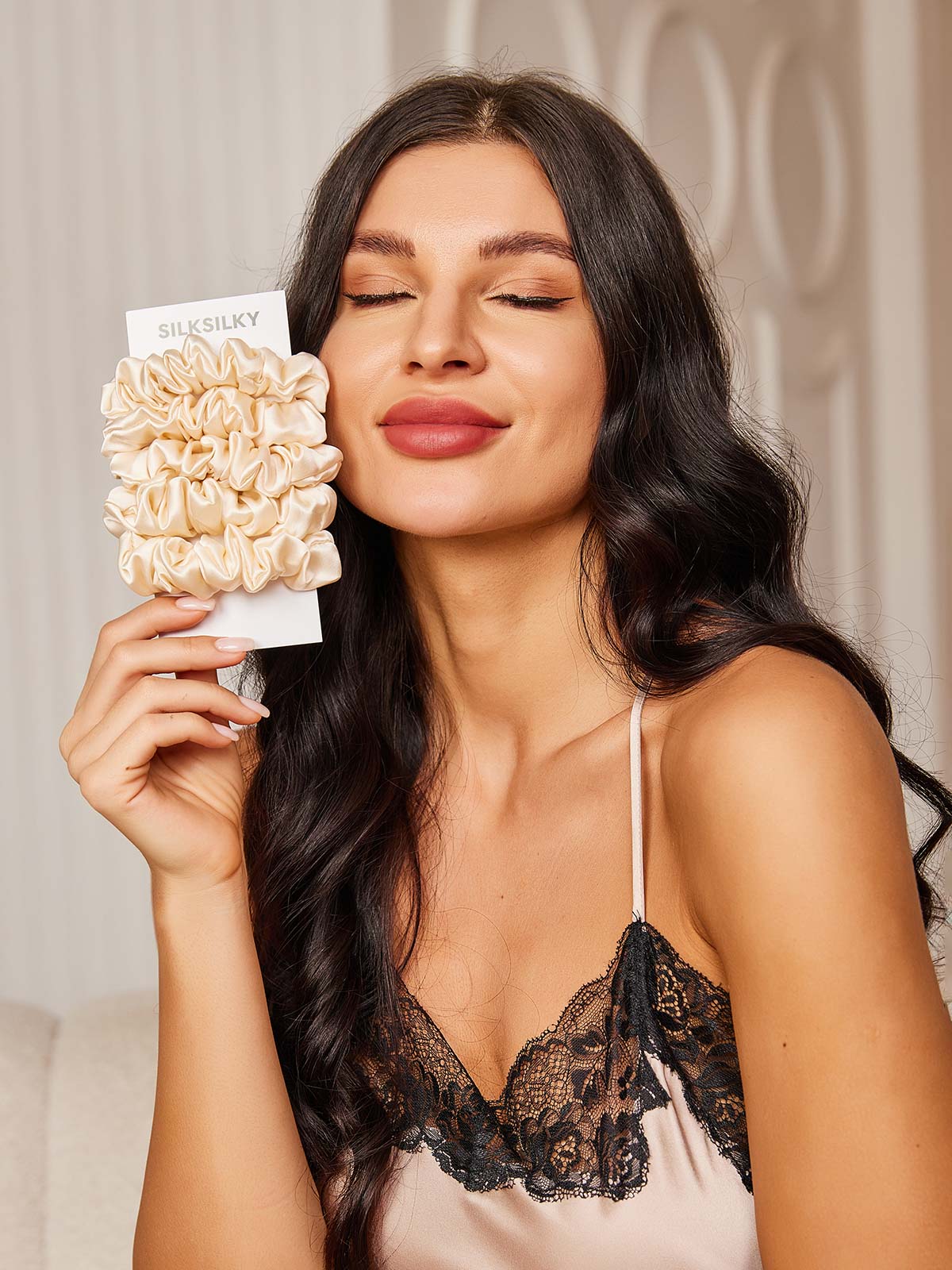 [Light Beige] SilkSilky-UK 19Momme Pure Silk Scrunchie 001