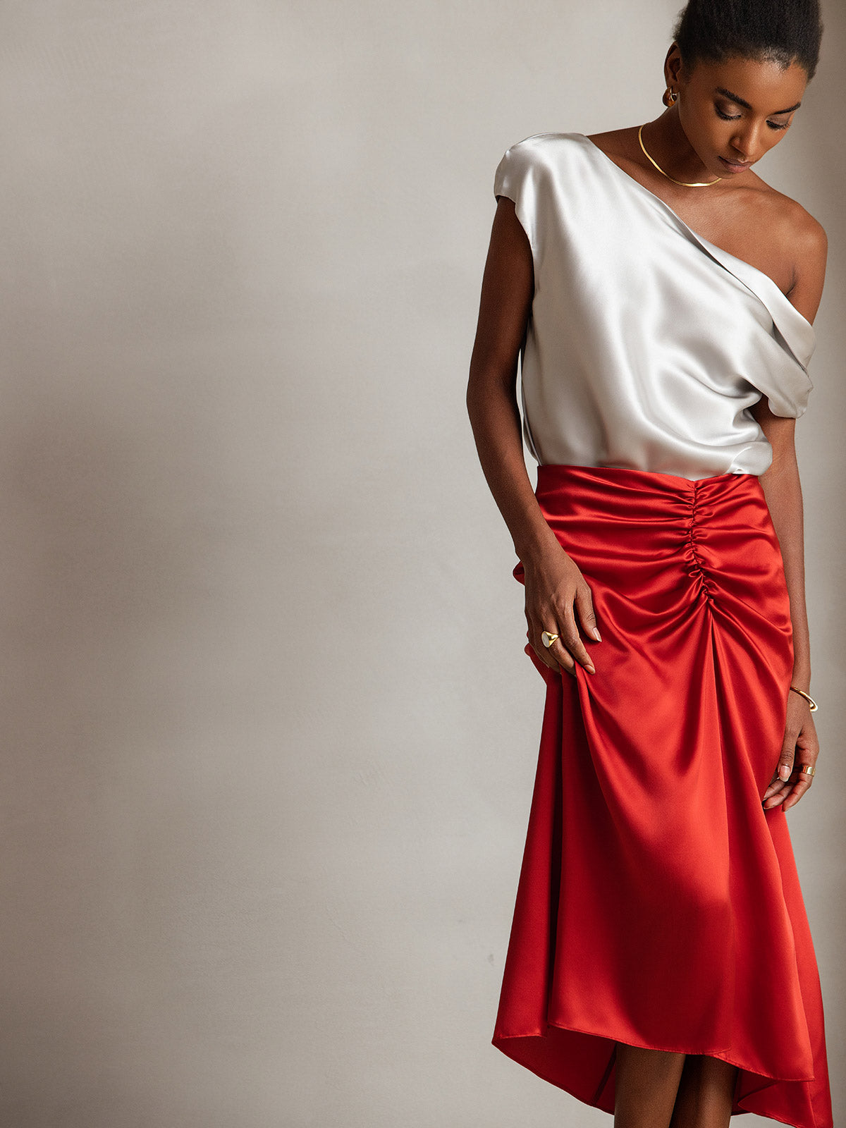 [Light Gray] SilkSilky-UK 19Momme Silk One Shoulder Women's T-Shirt 006