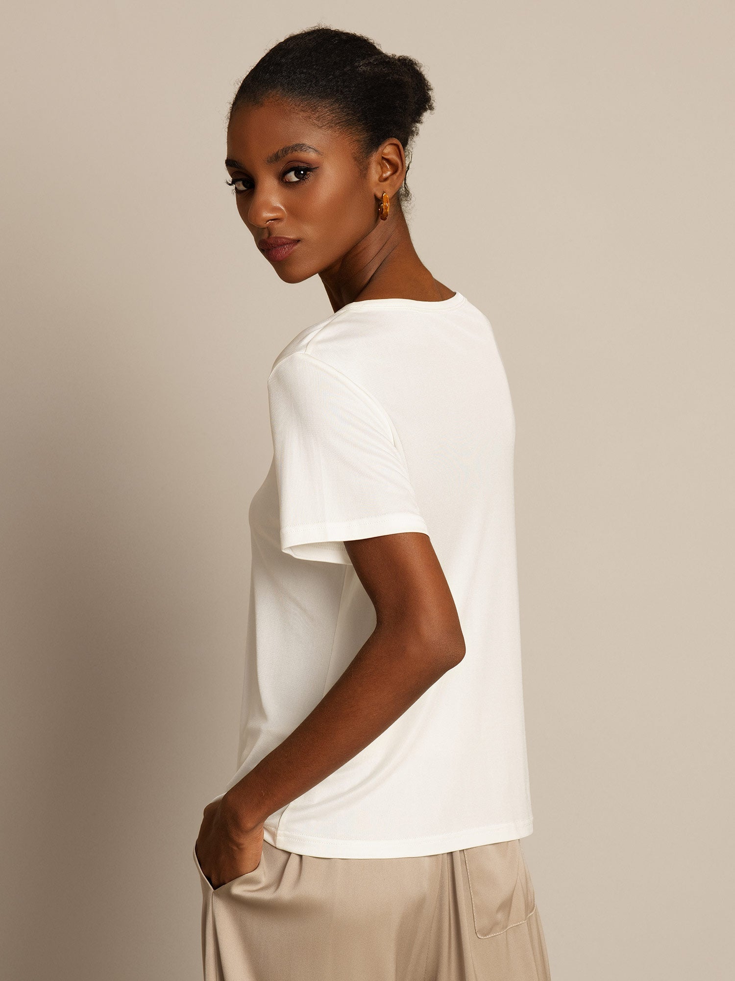 [White] SilkSilky-UK 100% Silk Jersey Short Sleeve Round Neck Women's T-Shirt 002