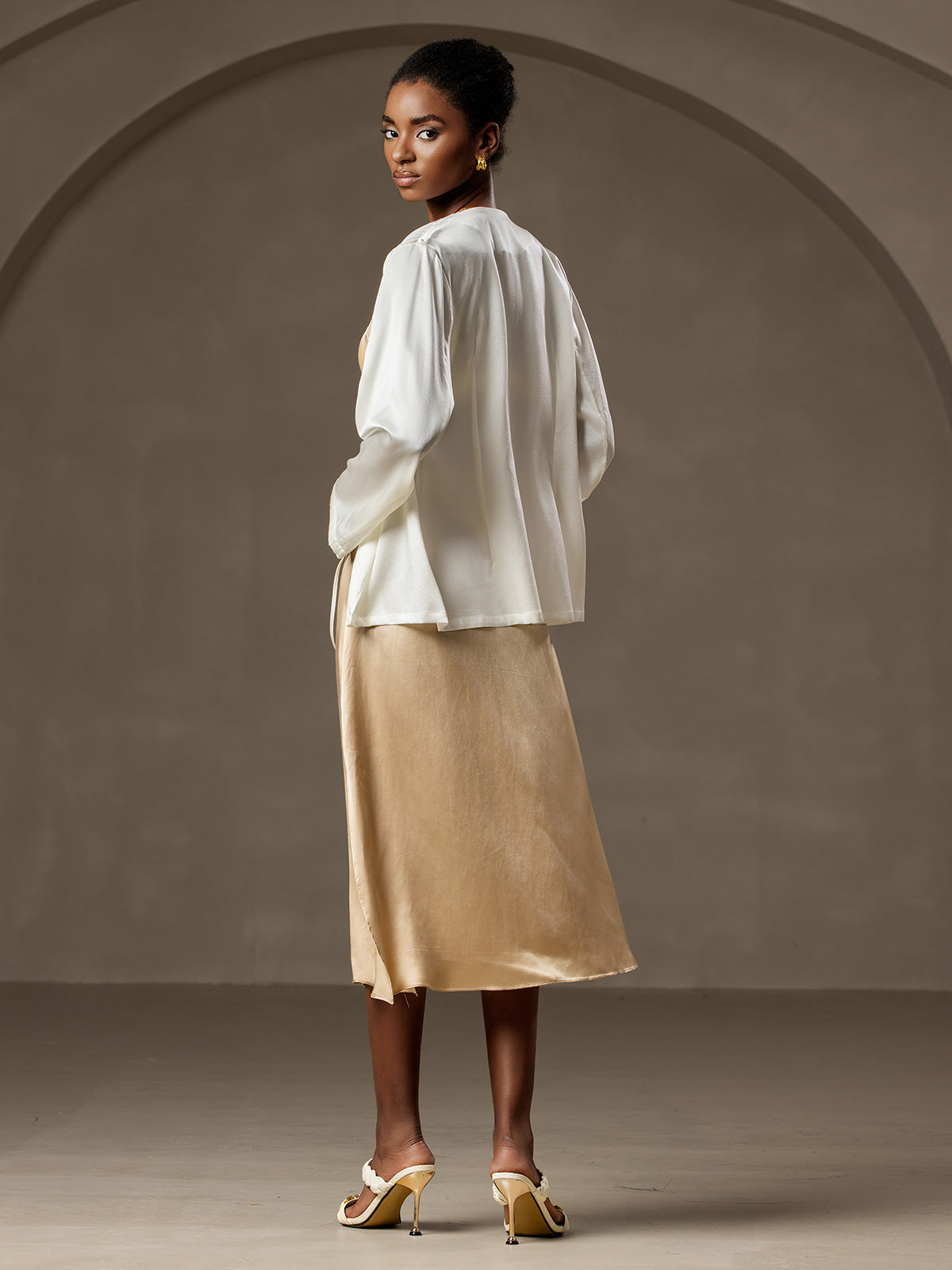 [White] SilkSilky-UK 19Momme Silk Long Sleeve Womens Outerwear 002