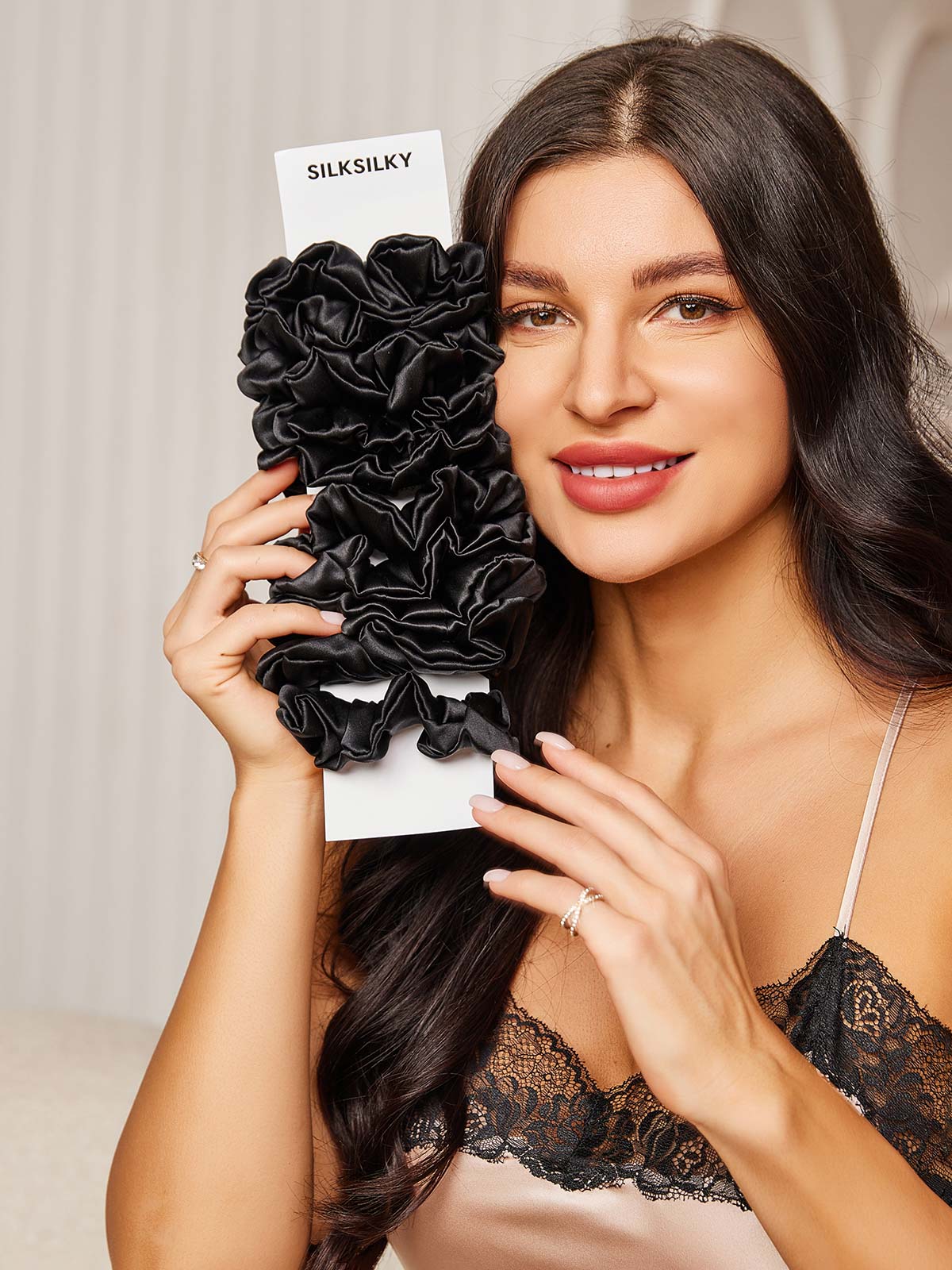 [Black] SilkSilky-UK 19Momme Pure Silk Scrunchie 001