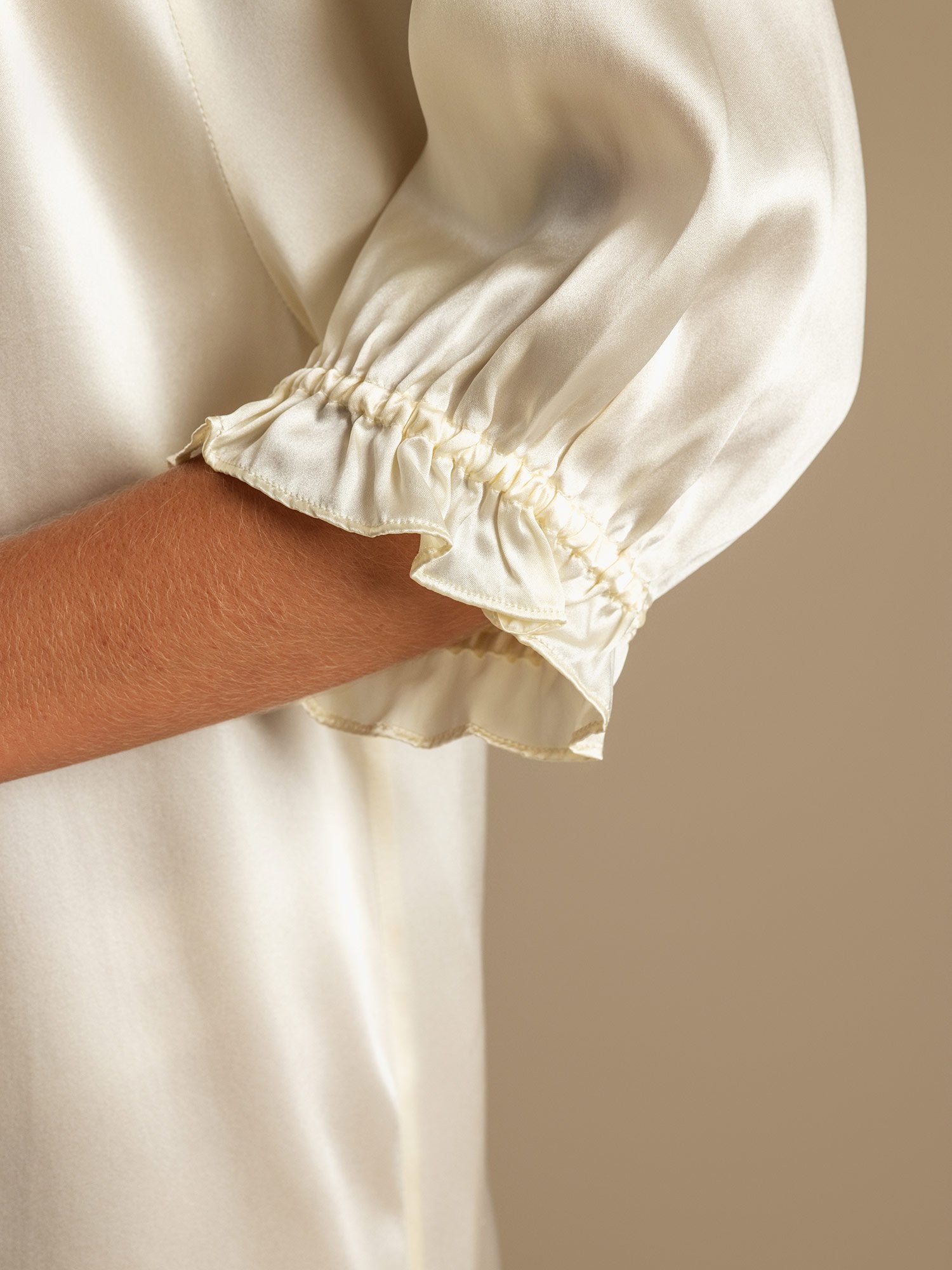 [White] SilkSilky-UK Pure Silk Nightgown 005