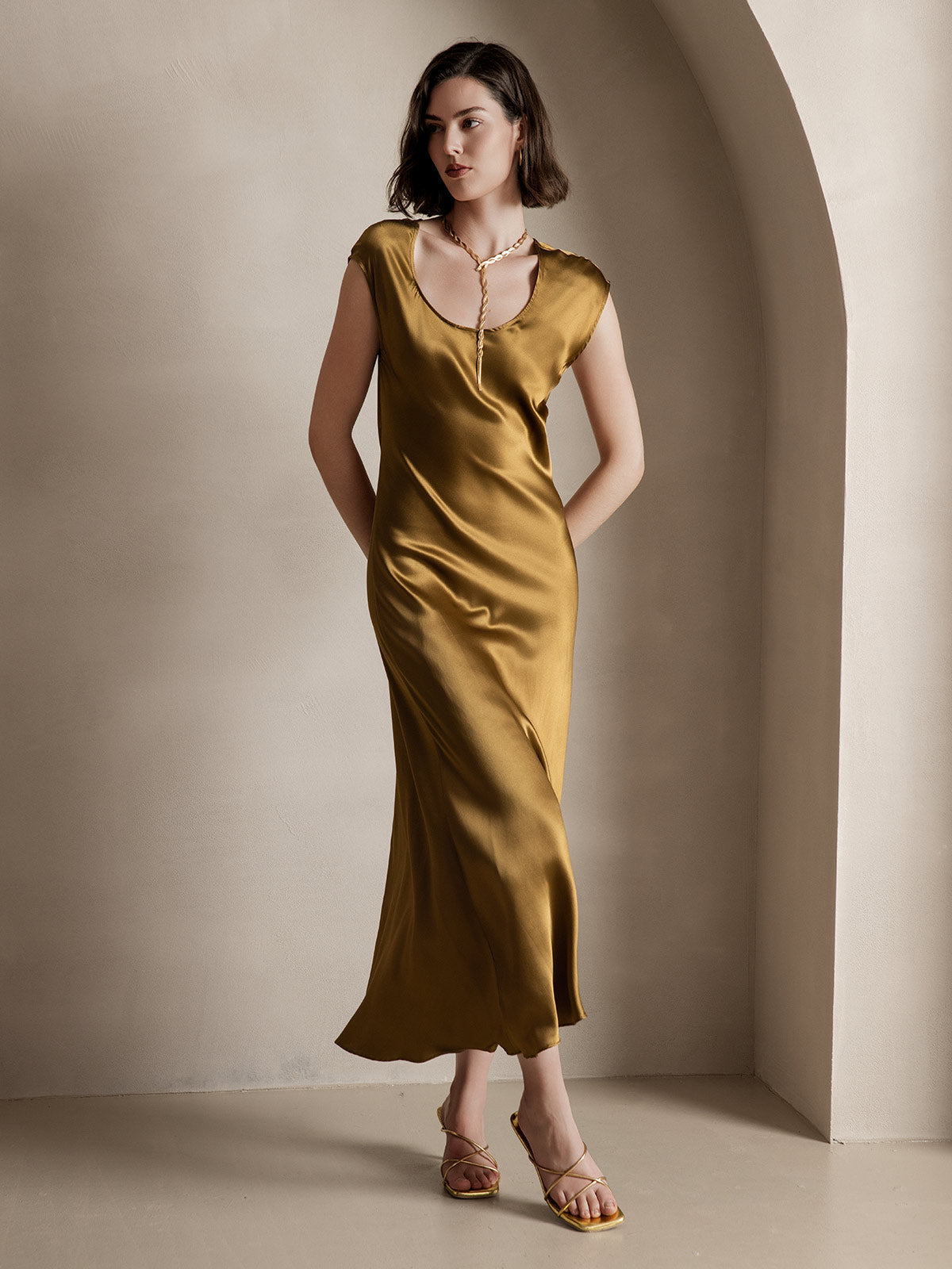 [Brown] SilkSilky-UK 19Momme Silk Round Neck Dress 001