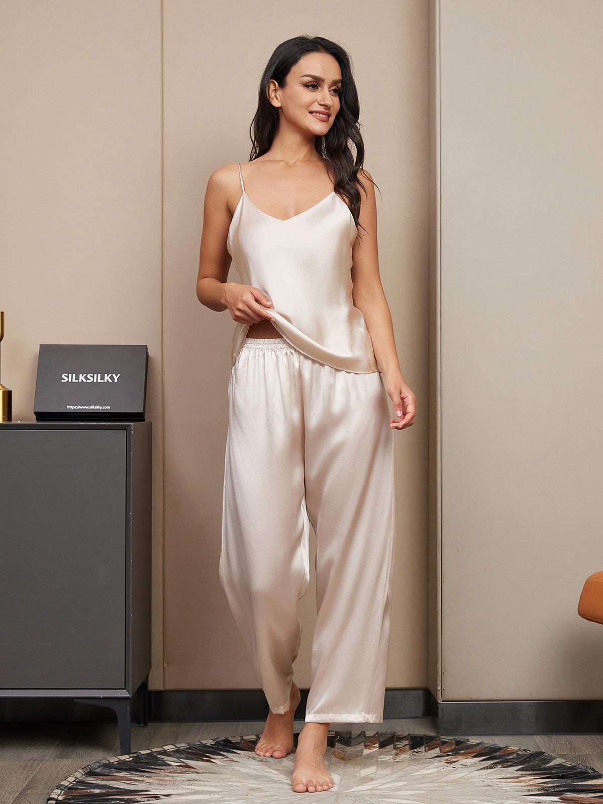 [Beige] SilkSilky-UK Pure Silk Sleeveless V Neck Camisole Set 003