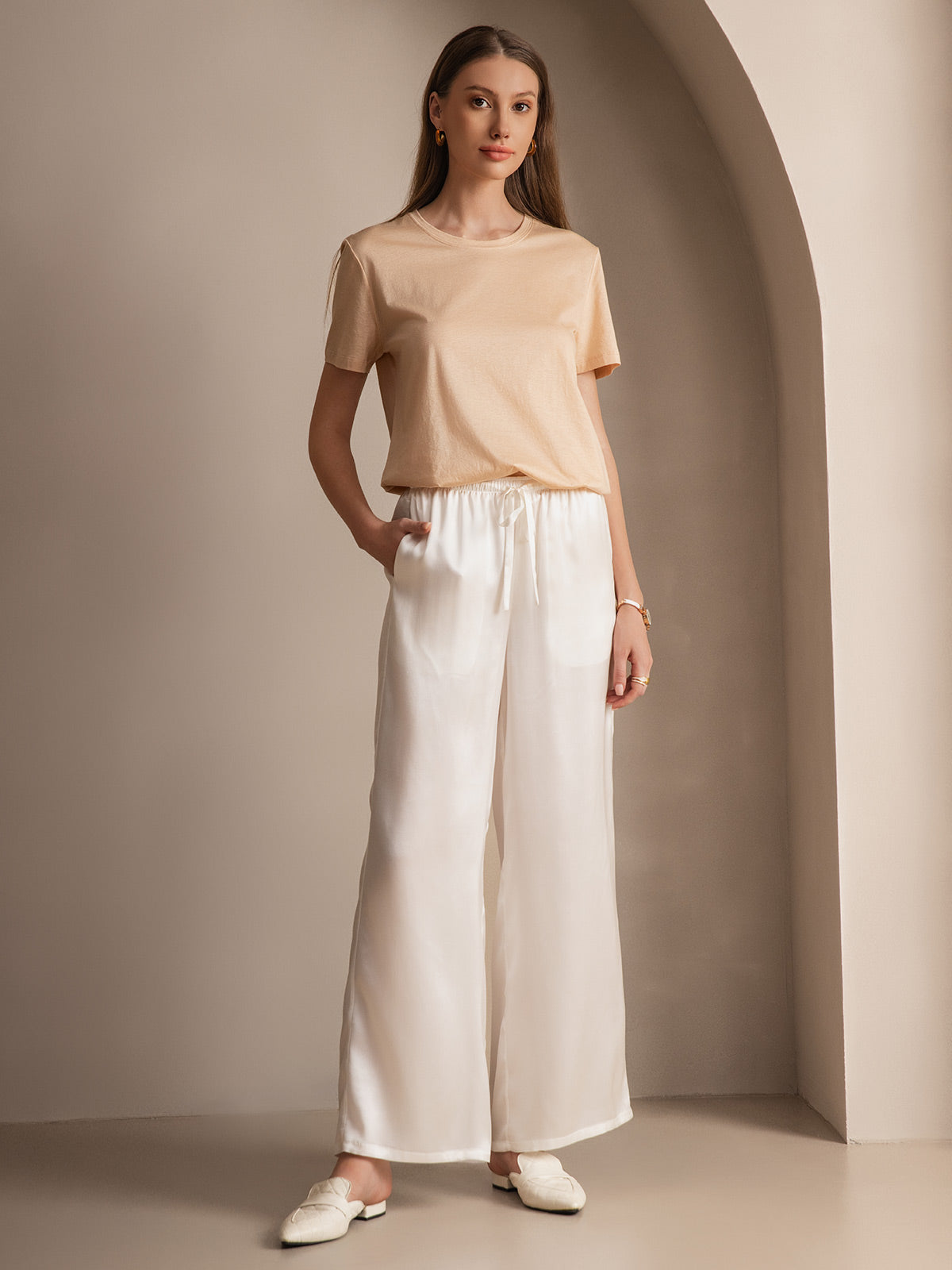 [Beige] SilkSilky-UK Silk Knitted Short Sleeve Round Neck Women's T-Shirt 003