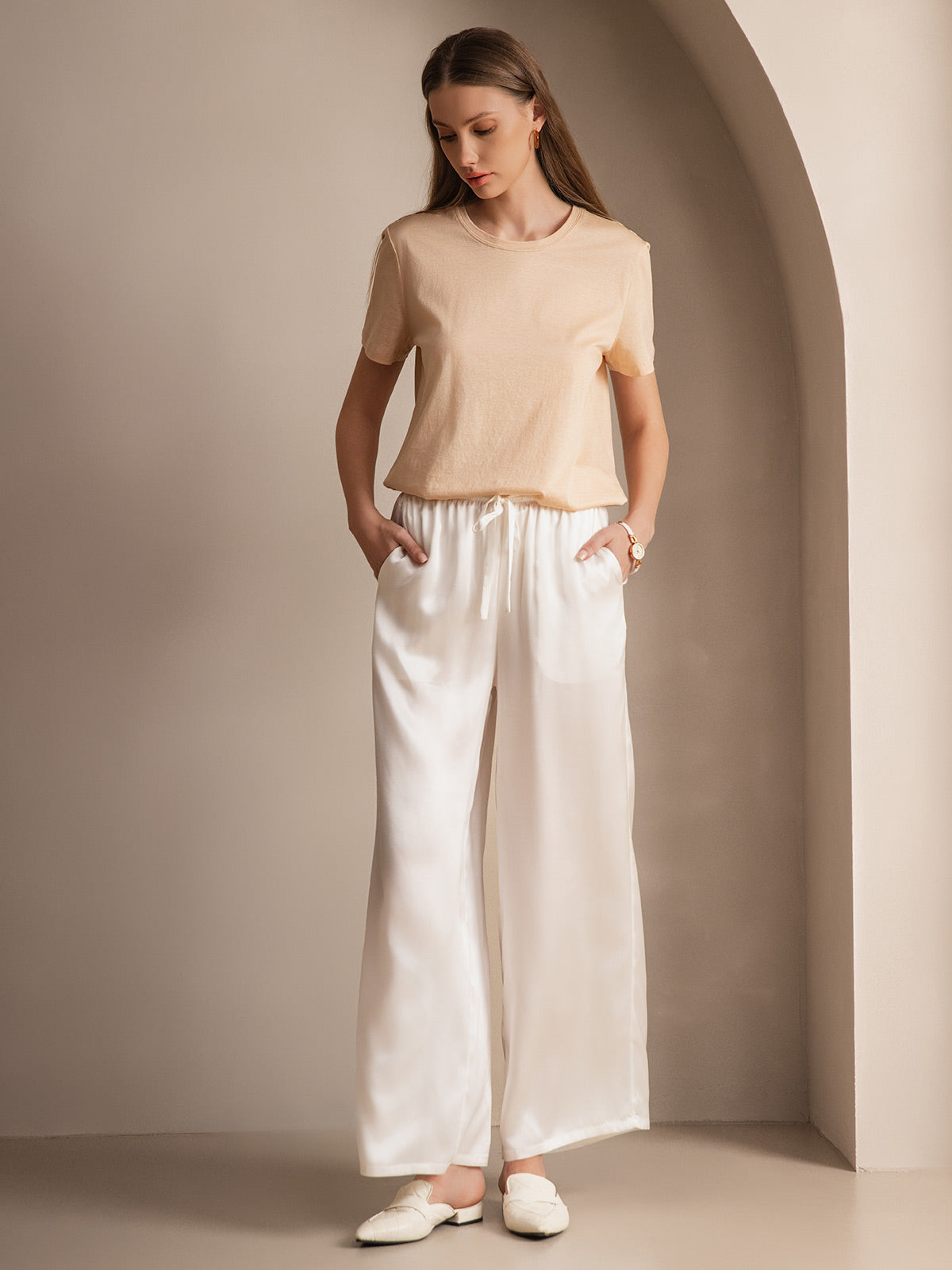 [Beige] SilkSilky-UK Silk Knitted Short Sleeve Round Neck Women's T-Shirt 004