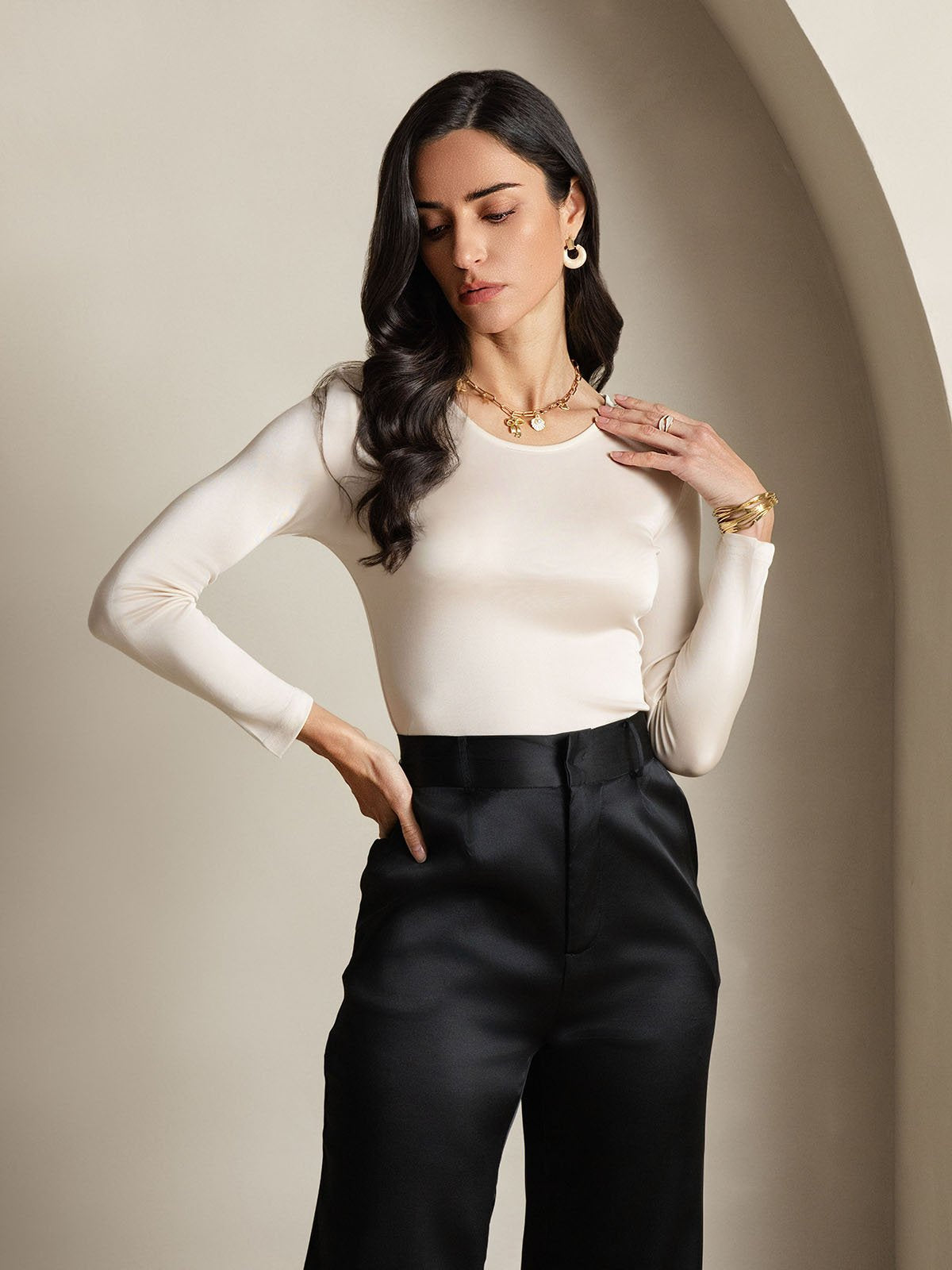 [Beige] SilkSilky-UK Silk Long Sleeve Round Neck Women's T-Shirt 003