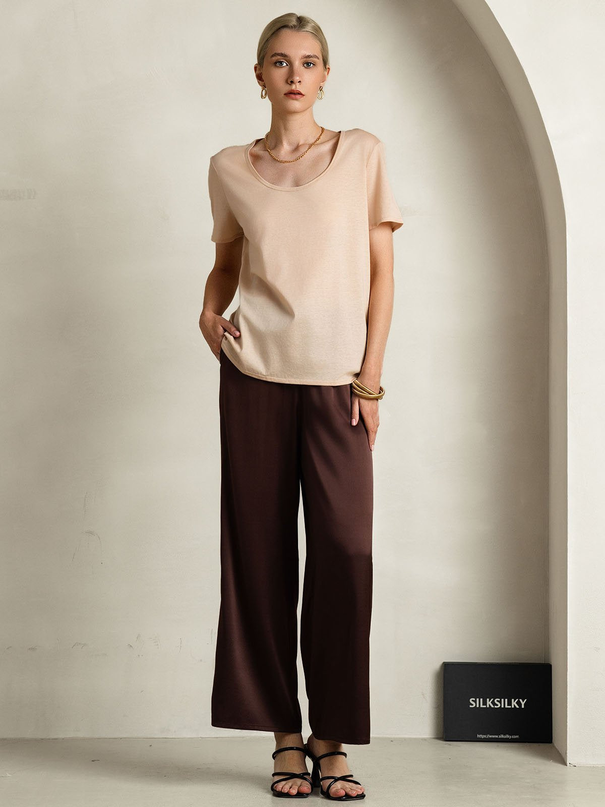 [Beige] SilkSilky-UK Silk Short Sleeve U Neck Women's T-Shirt 008
