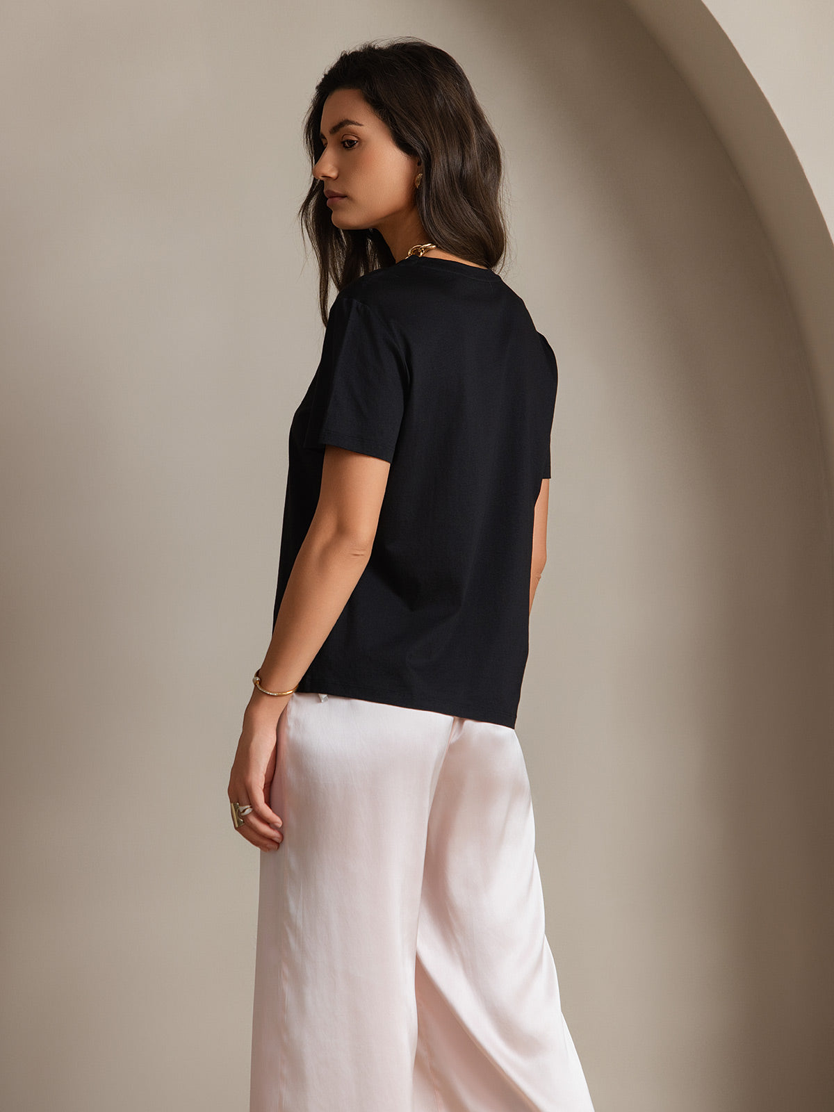 [Black] SilkSilky-UK Silk Knitted Short Sleeve Round Neck Women's T-Shirt 002