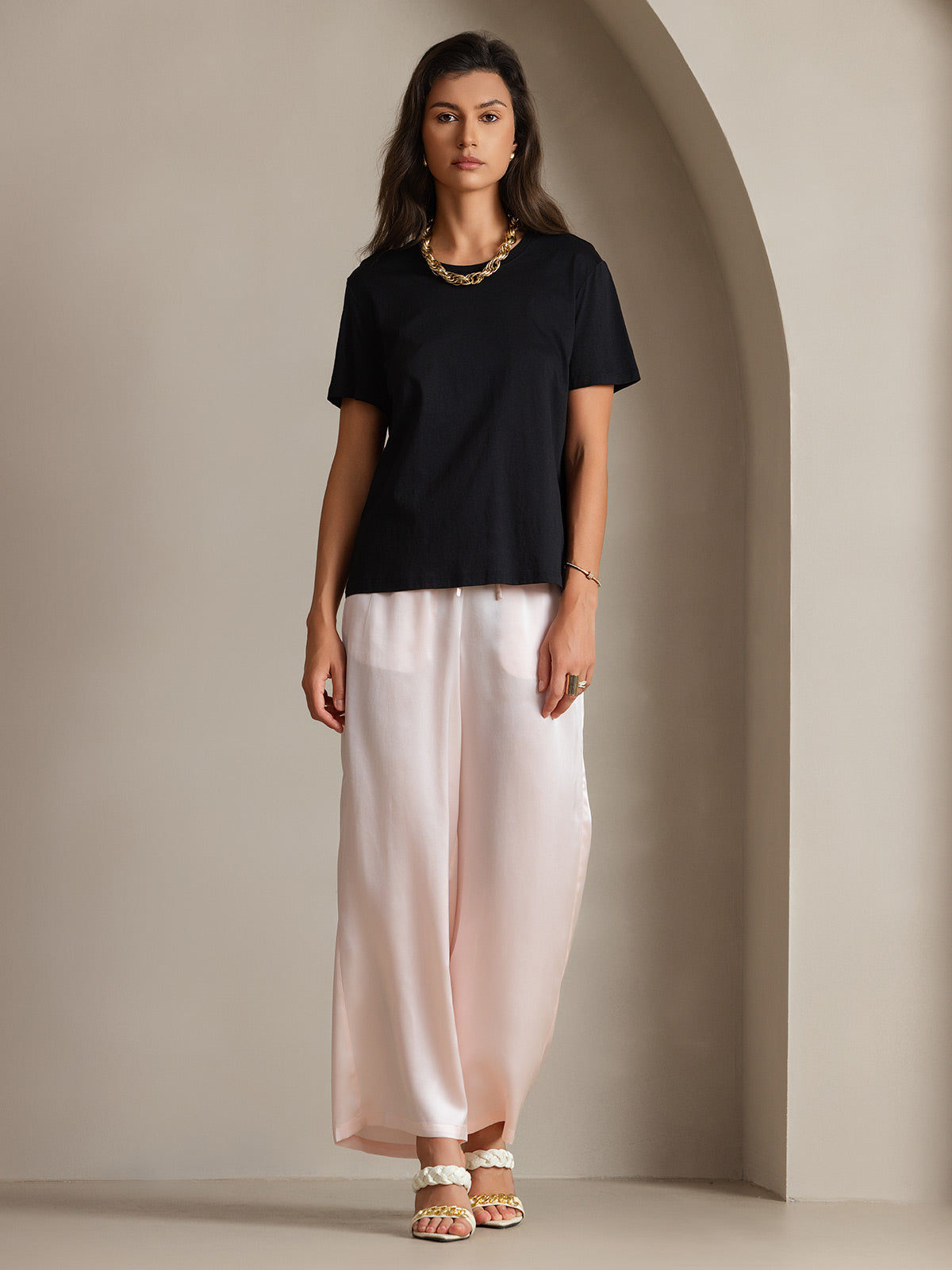 [Black] SilkSilky-UK Silk Knitted Short Sleeve Round Neck Women's T-Shirt 003