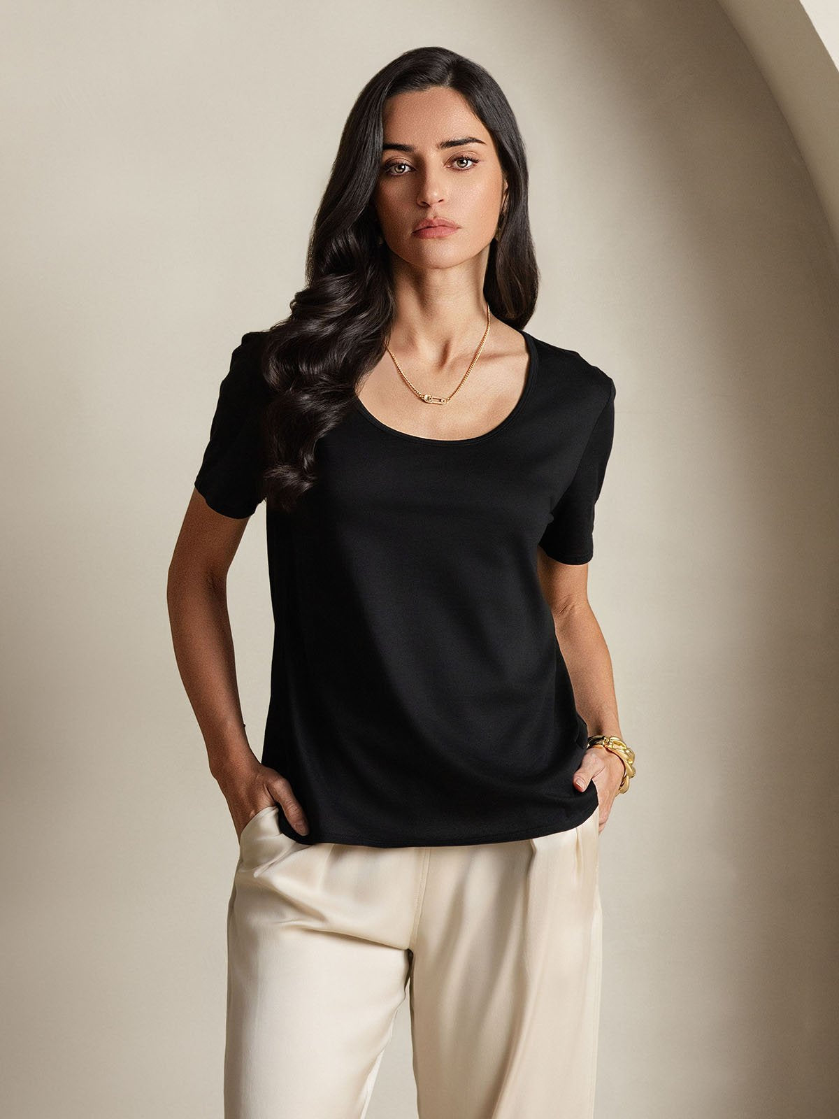 [Black] SilkSilky-UK Silk Short Sleeve U Neck Women's T-Shirt 004
