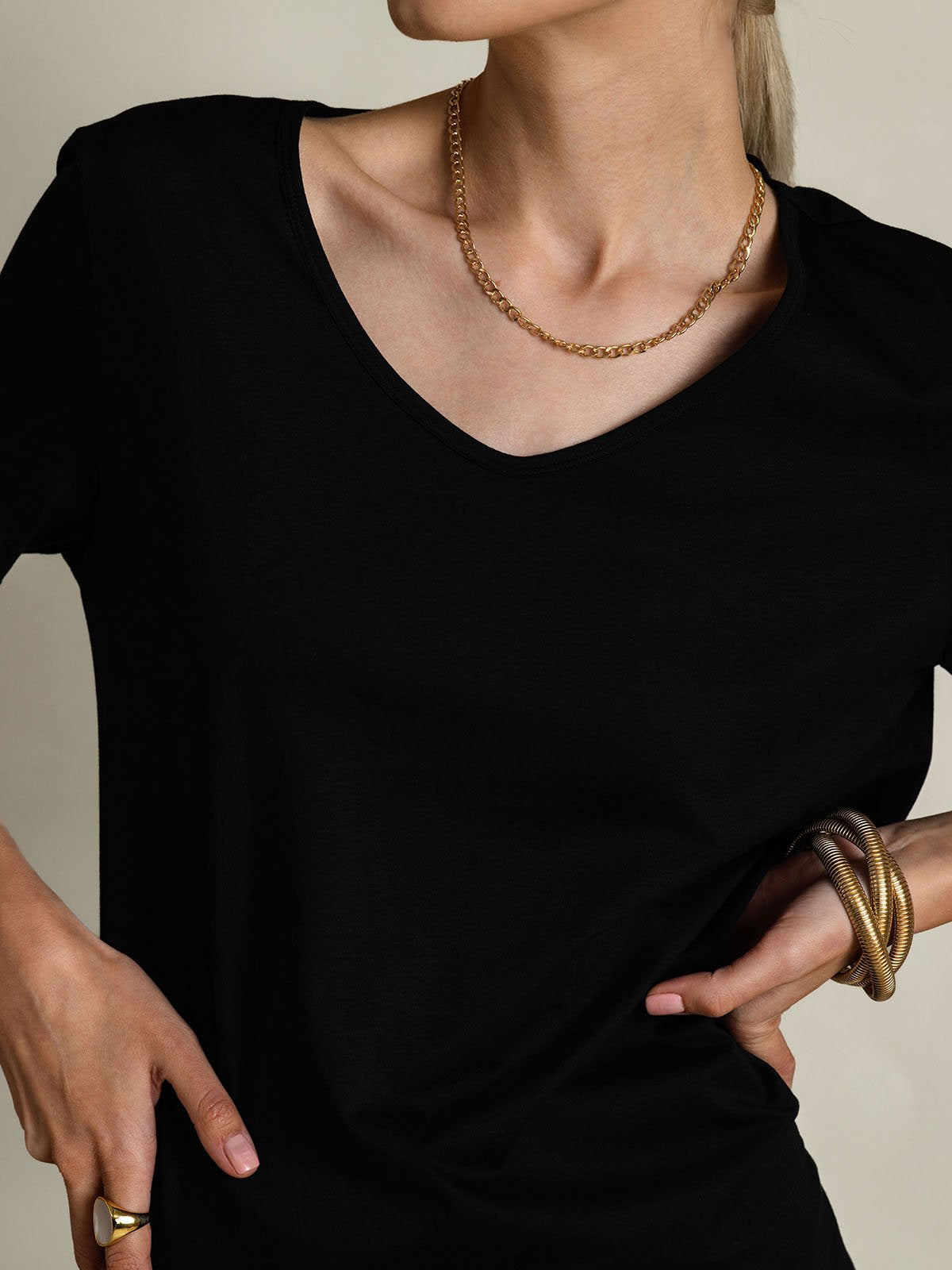 [Black] SilkSilky-UK Silk Short Sleeve V Neck Women's T-Shirt 004