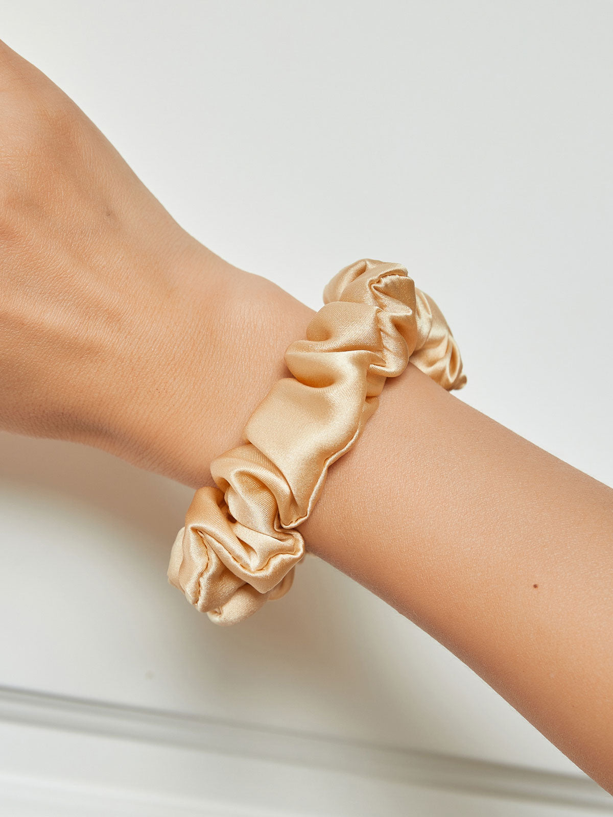 [Champagne] SilkSilky-UK 19Momme Pure Silk Scrunchie 001