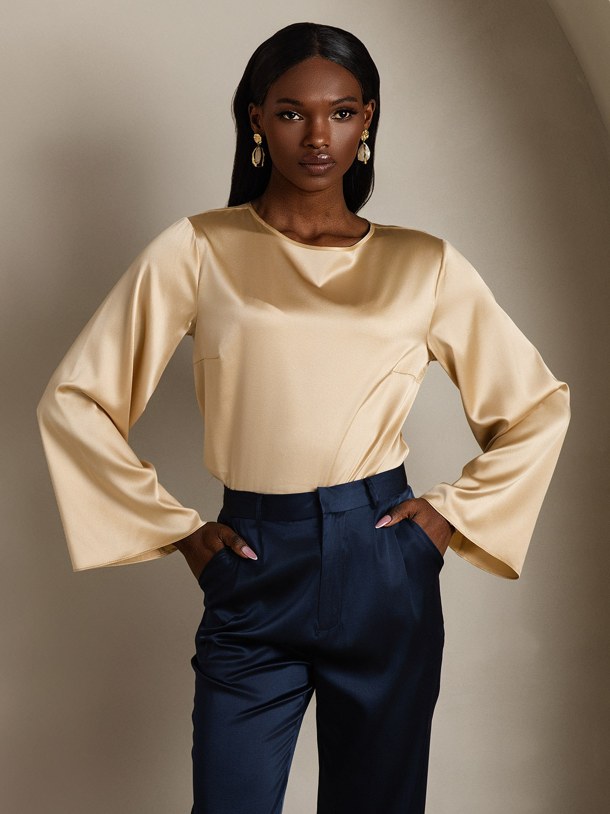 [Champagne] SilkSilky-UK 19Momme Silk Long Sleeve Round Neck Women's T-Shirt 002