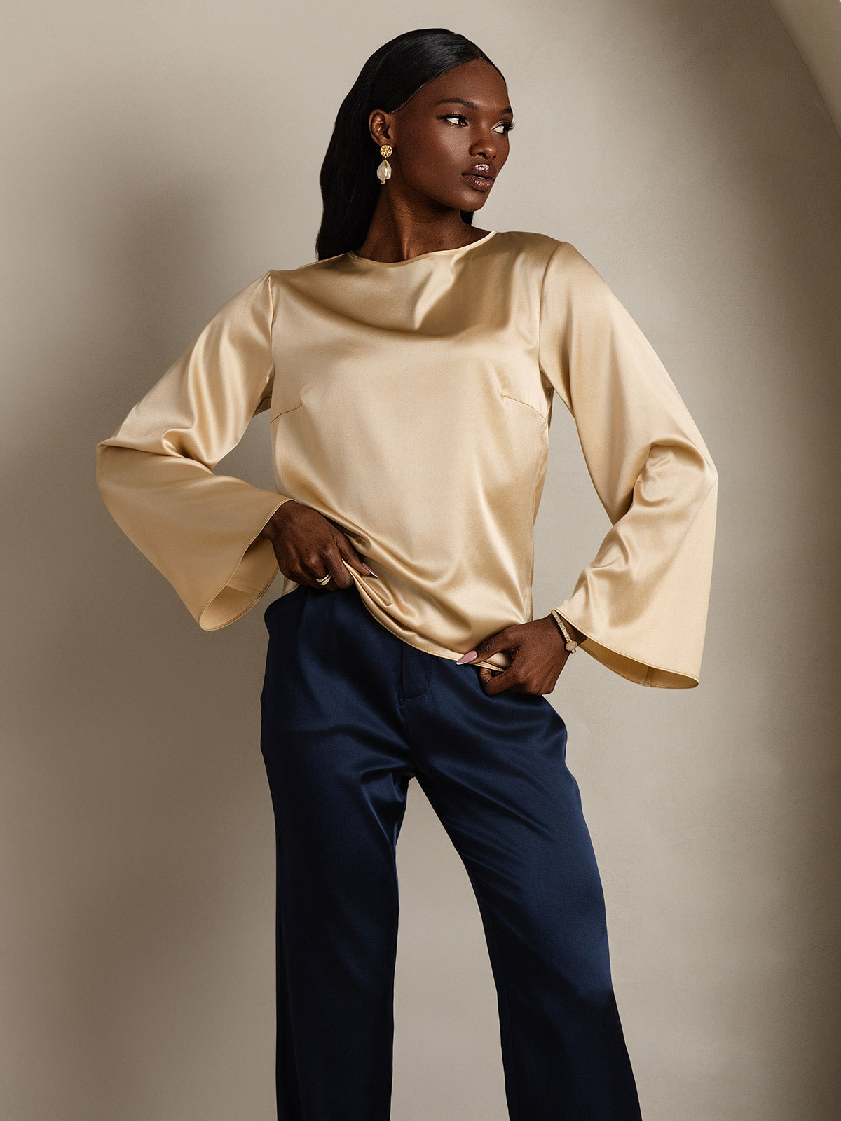 [Champagne] SilkSilky-UK 19Momme Silk Long Sleeve Round Neck Women's T-Shirt 004