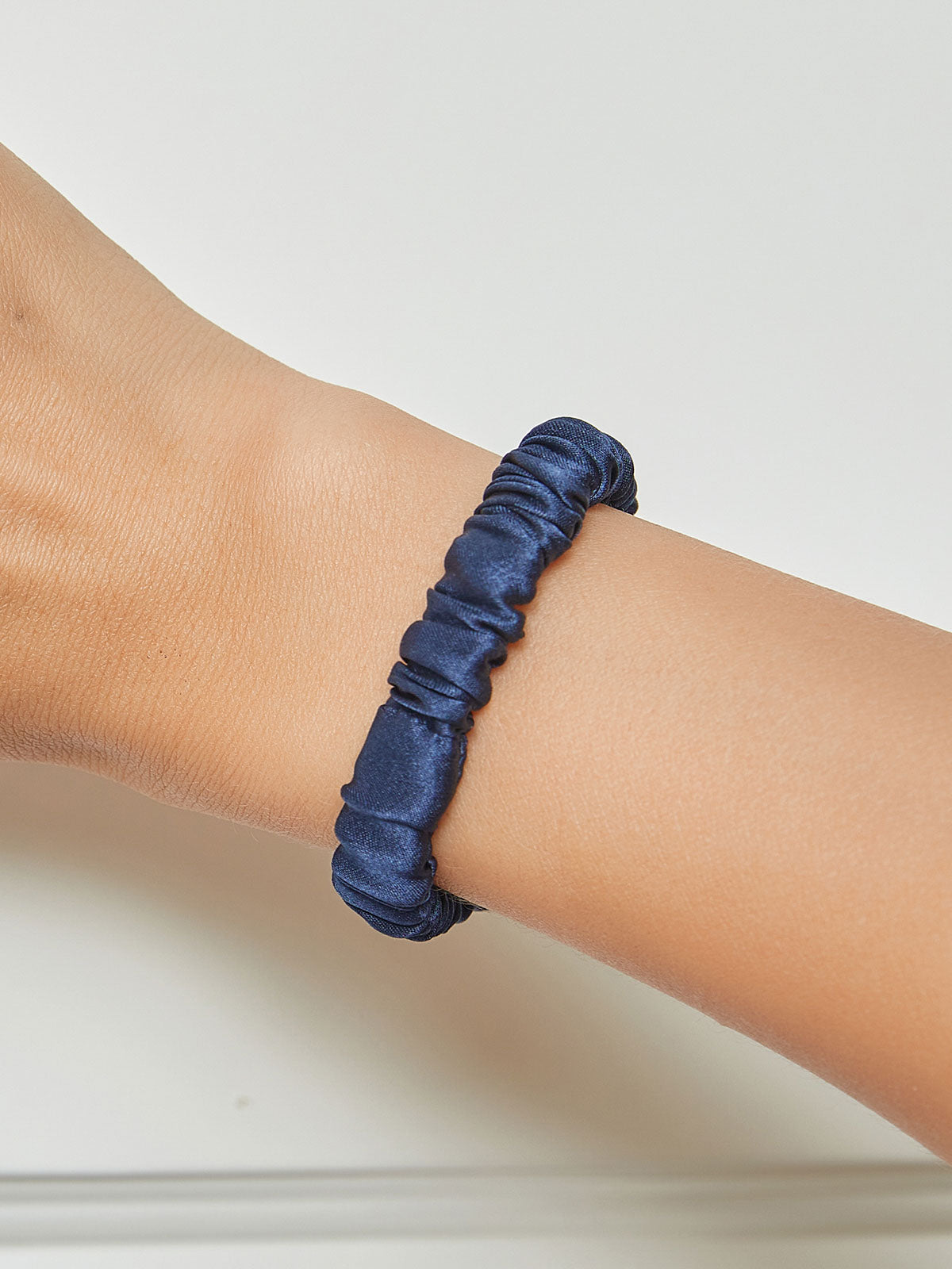 [Dark Blue] SilkSilky-UK 19Momme Pure Silk Scrunchie 001