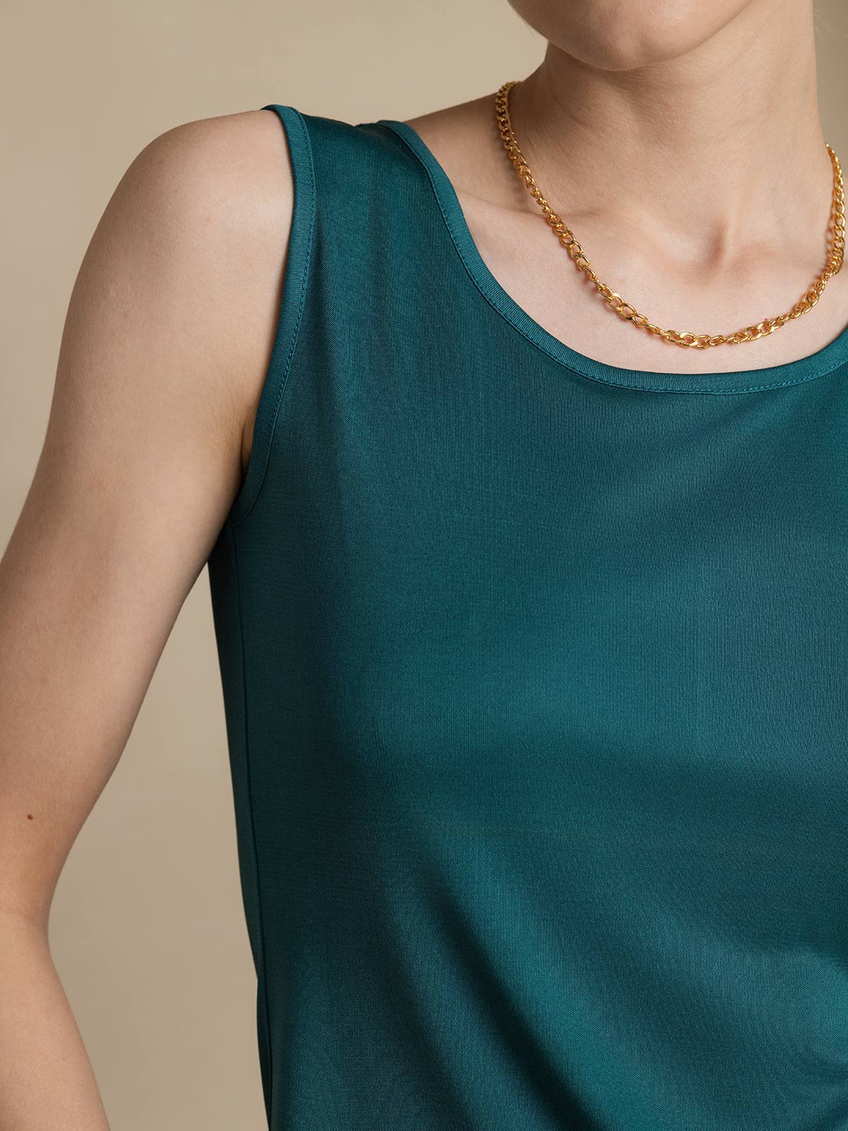 [Dark Green] SilkSilky-UK Silk Knitted Sleeveless Round Neck Women's T-Shirt 007