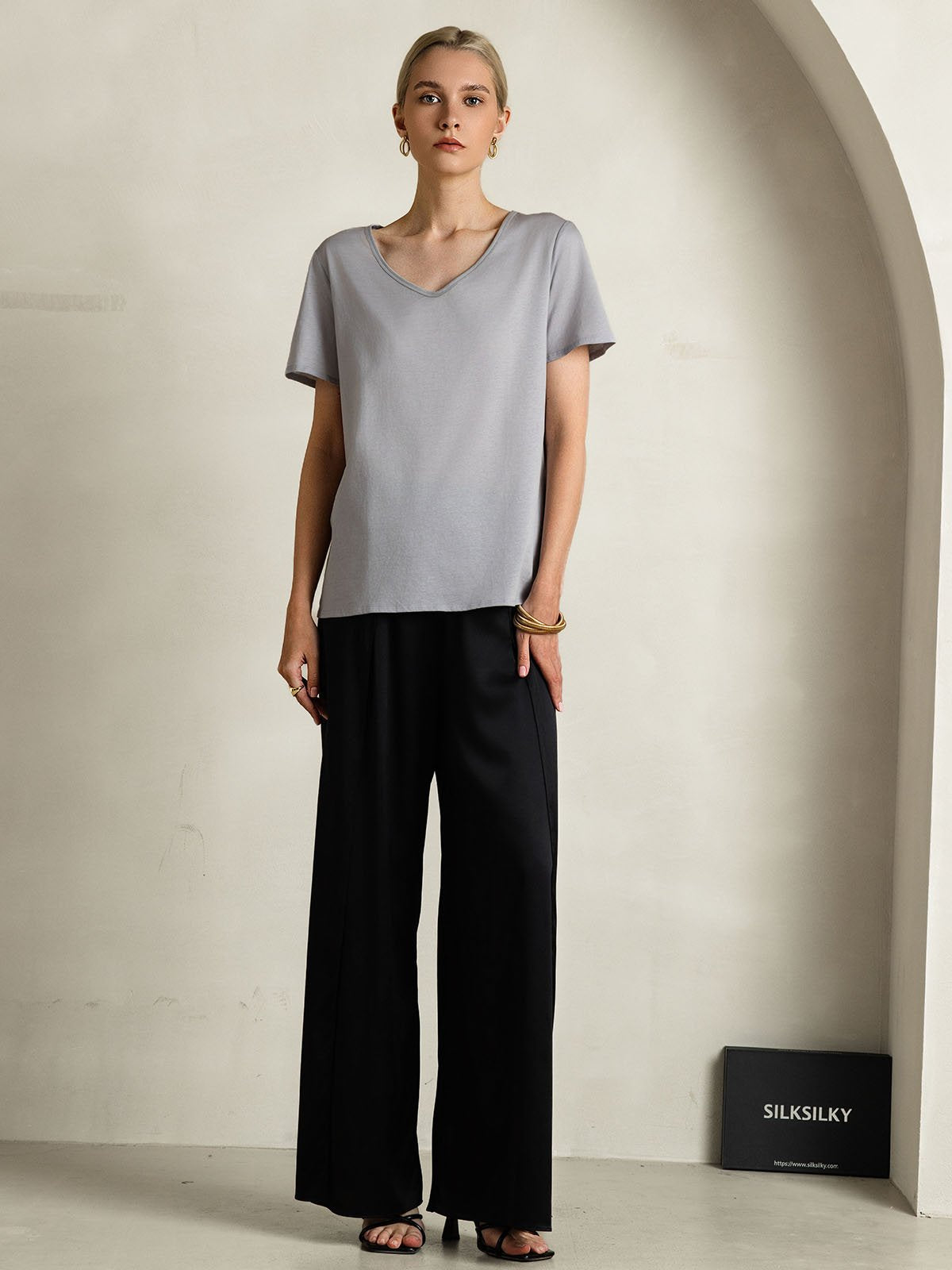 [Gray] SilkSilky-UK Silk Short Sleeve V Neck Women's T-Shirt 006