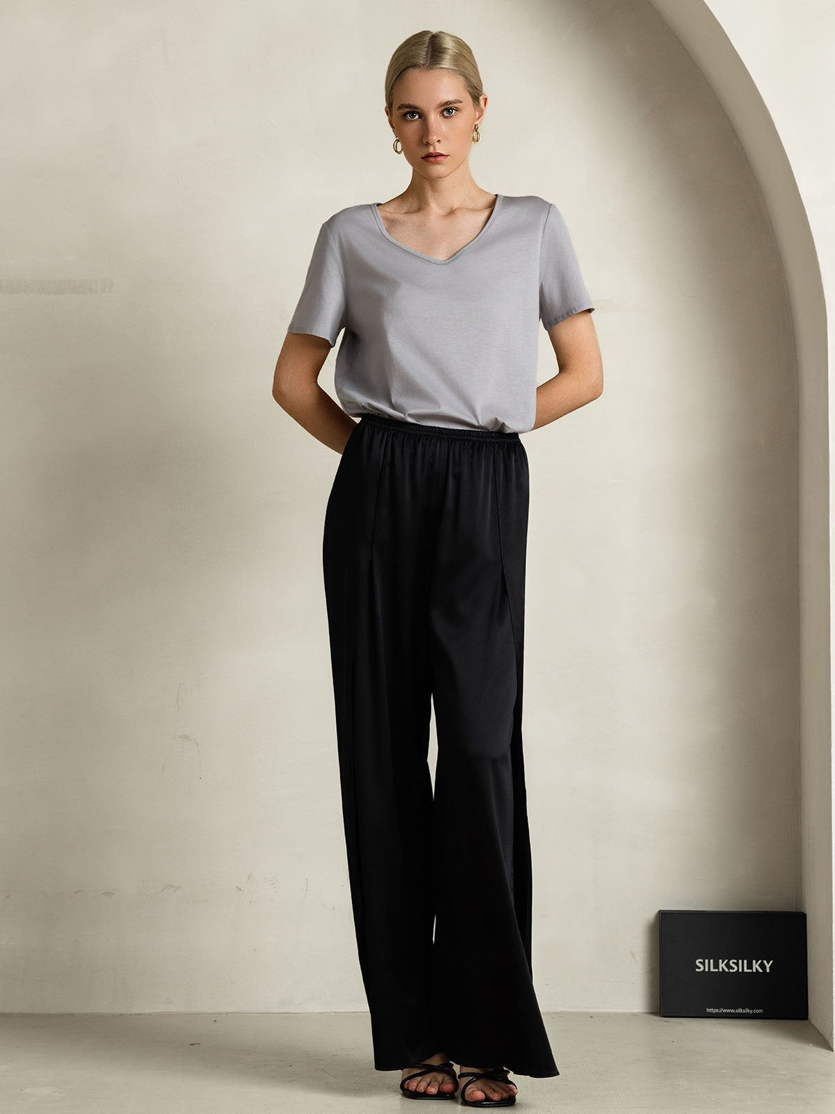 [Gray] SilkSilky-UK Silk Short Sleeve V Neck Women's T-Shirt 007