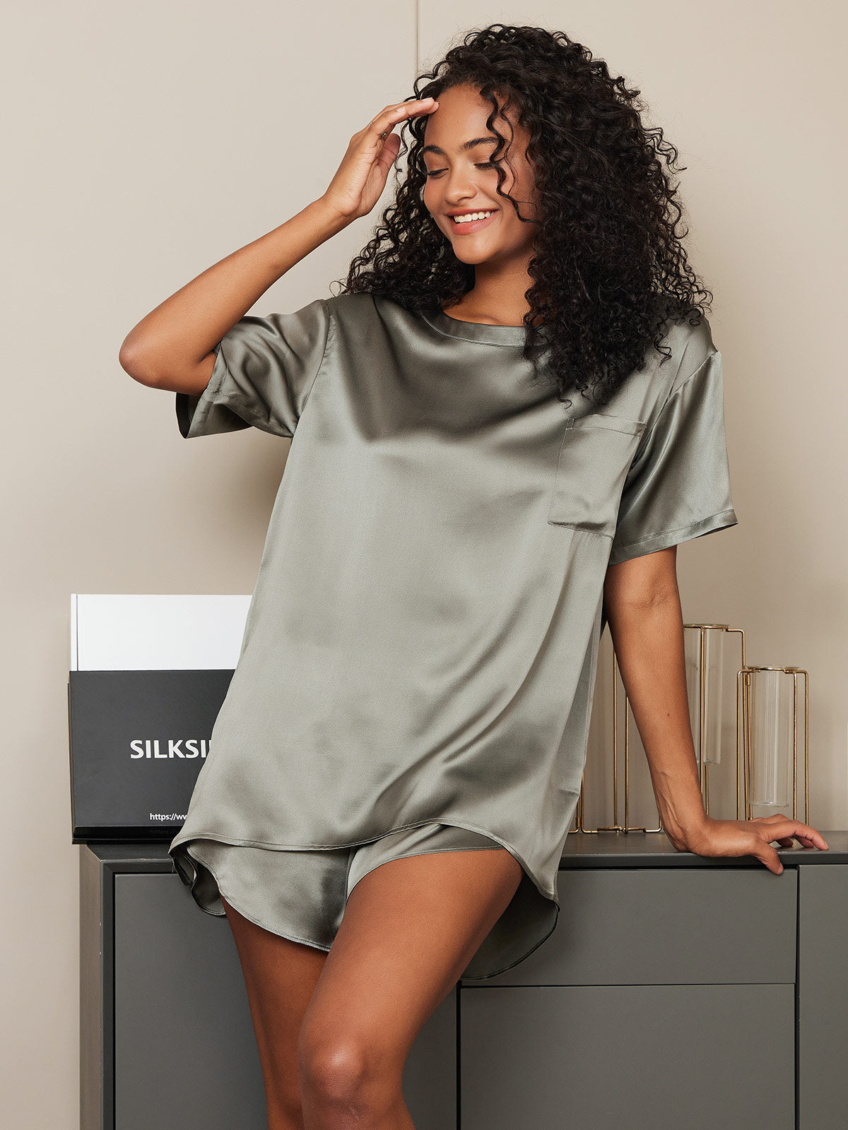 [Grayish Green] SilkSilky-UK Pure Silk Short Sleeve Round Neck Women's Pyjamas 004