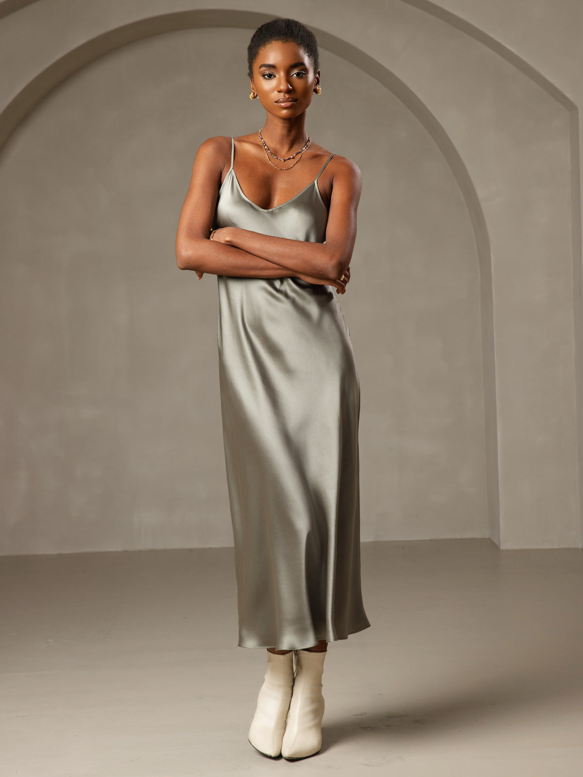 [Grayish Green] SilkSilky-UK Pure Silk Sleeveless Round Neck Nightdress 001