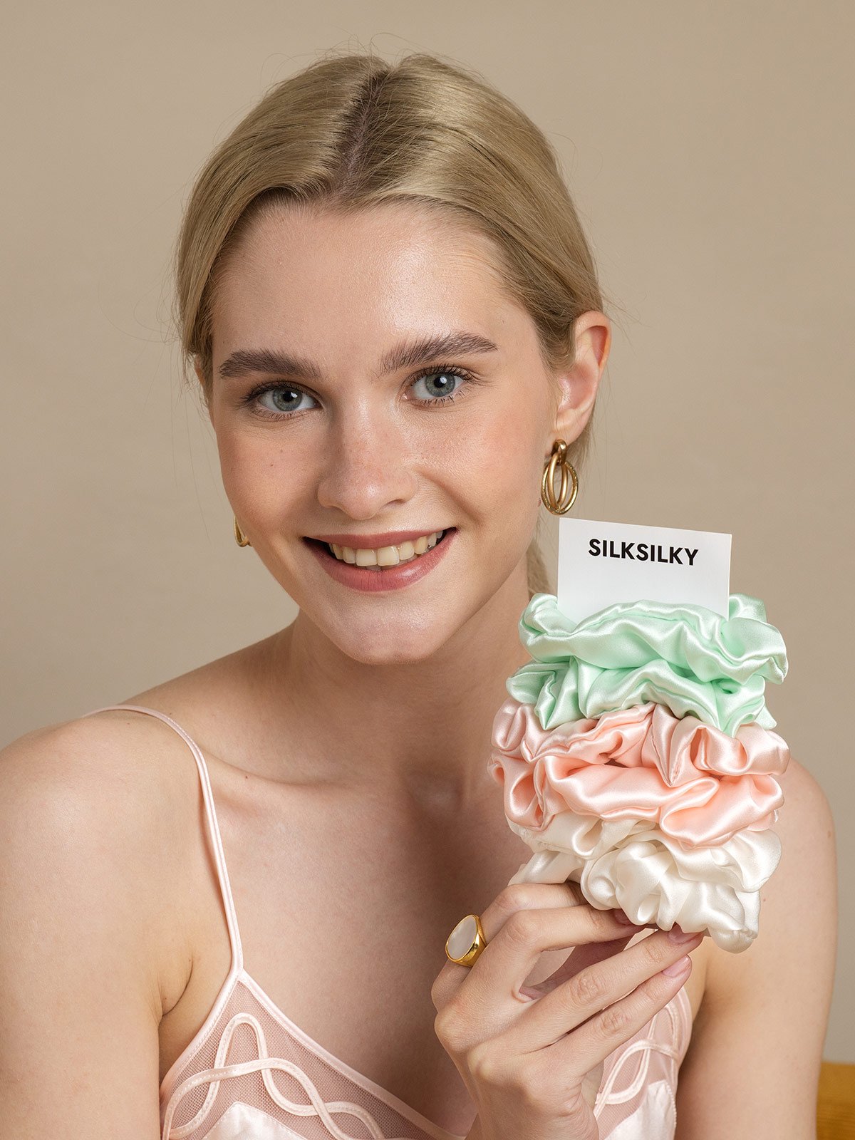 [Group2] SilkSilky-UK Pure Silk Scrunchie 001