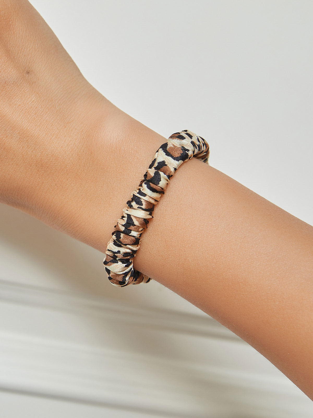 [Leopard] SilkSilky-UK 19Momme Pure Silk Scrunchie 001