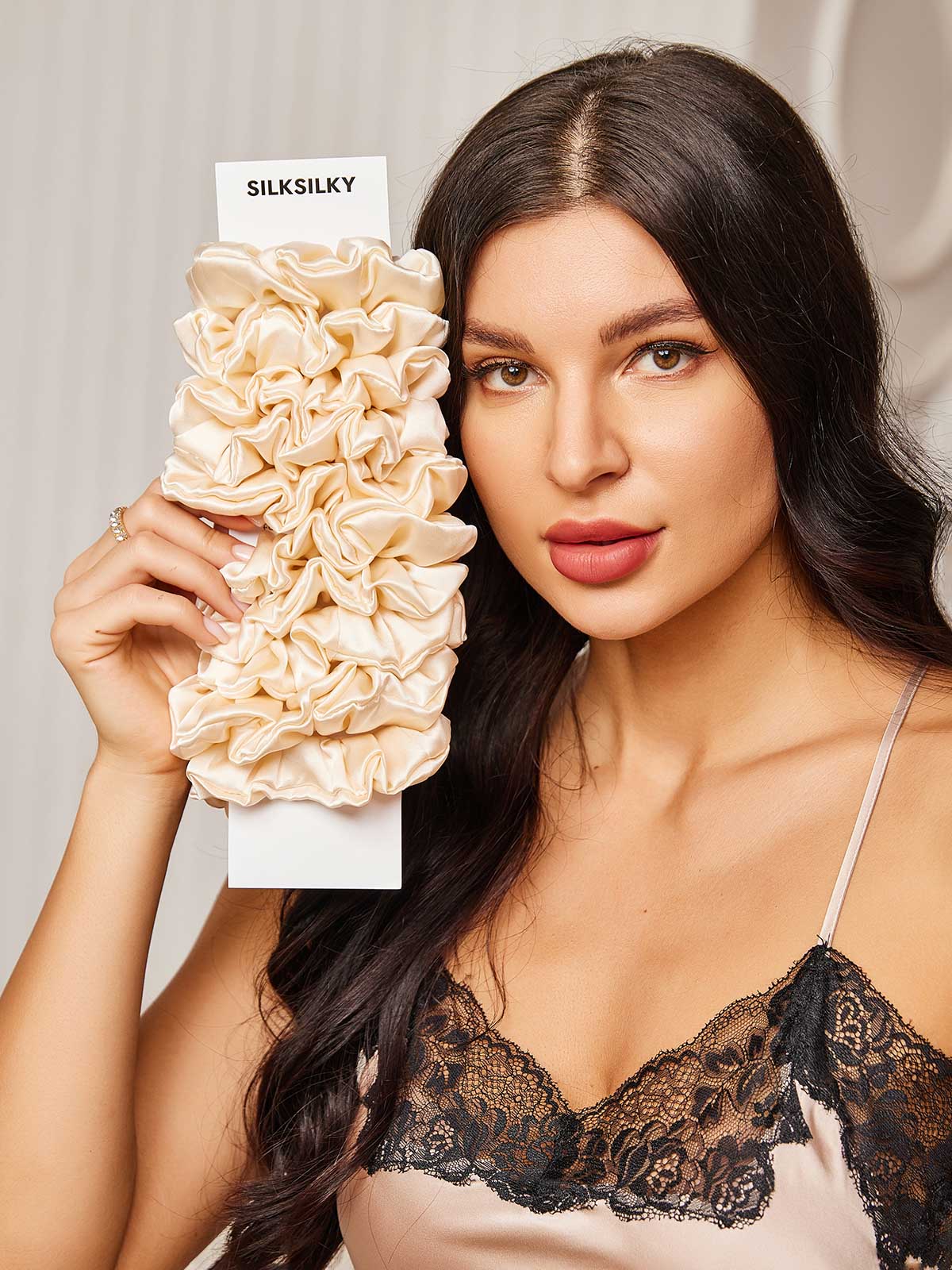 [Light Beige] SilkSilky-UK 19Momme Pure Silk Scrunchie 001