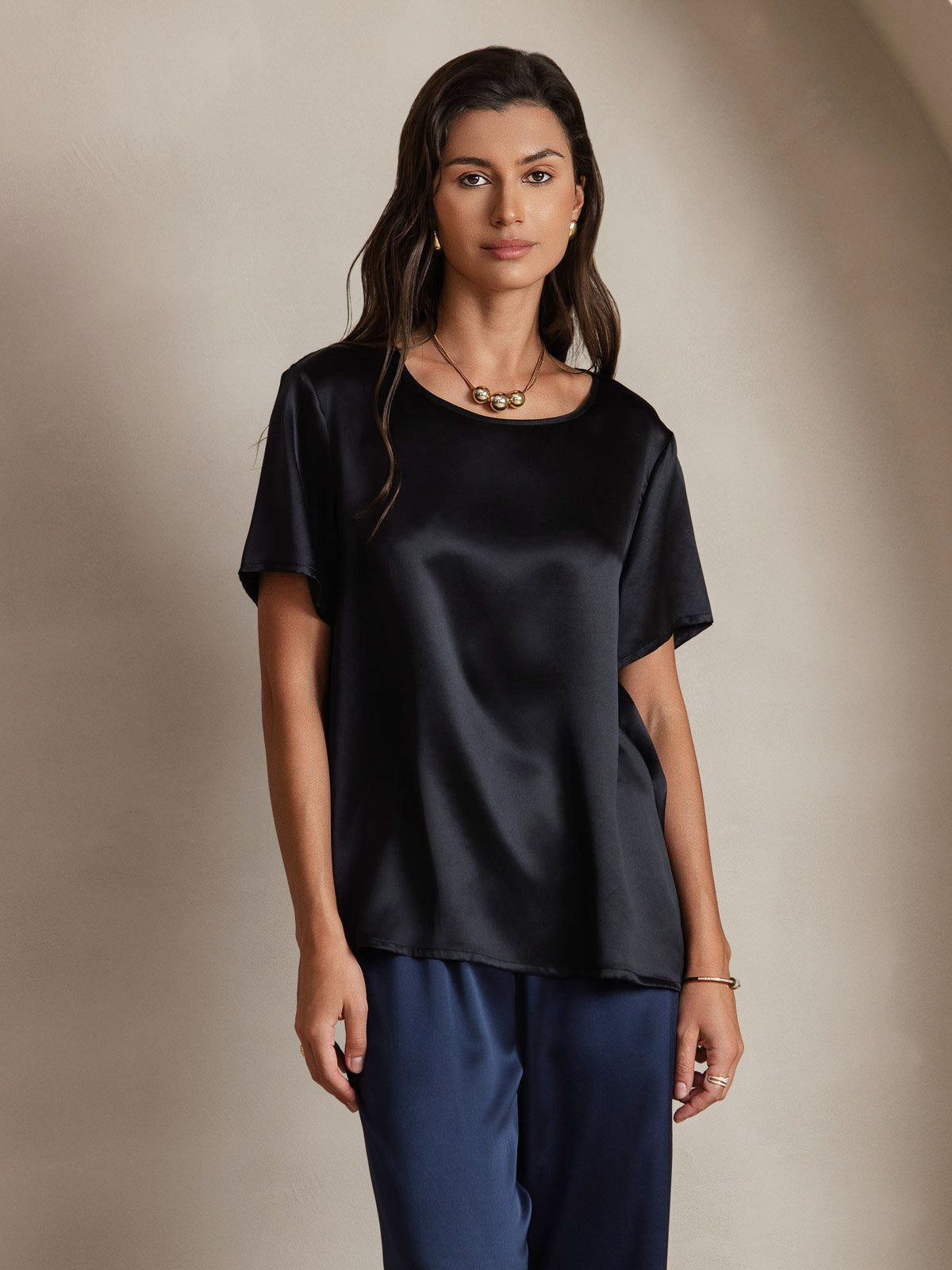 SilkSilky-UK Pure Silk Short Sleeve Round Neck Women's T-Shirt Black 001