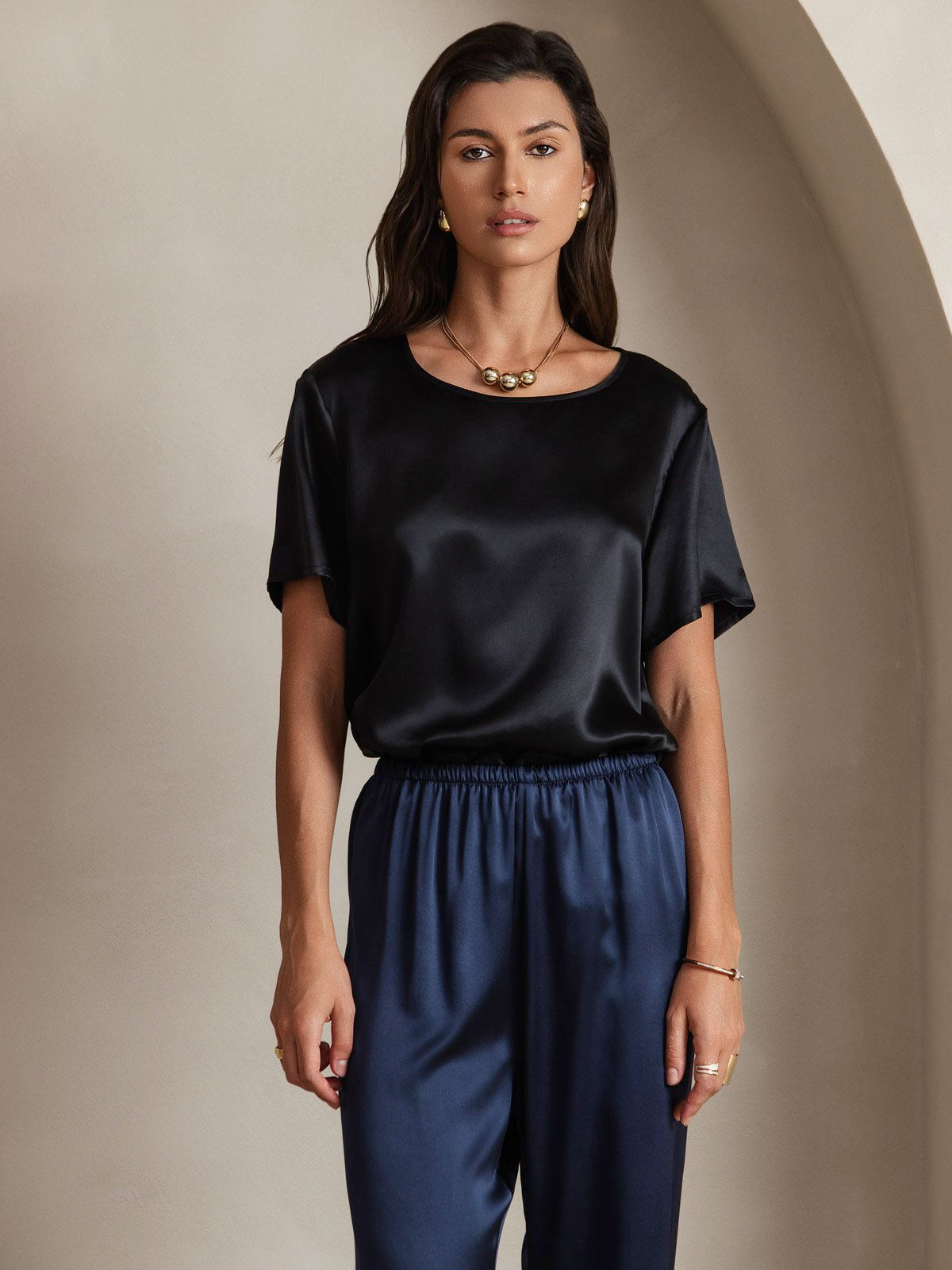 SilkSilky-UK Pure Silk Short Sleeve Round Neck Women's T-Shirt Black 003