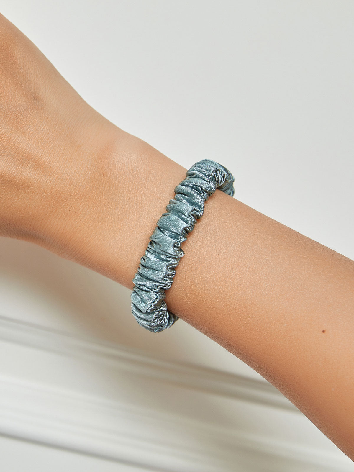 [Steel Blue] SilkSilky-UK 19Momme Pure Silk Scrunchie 001