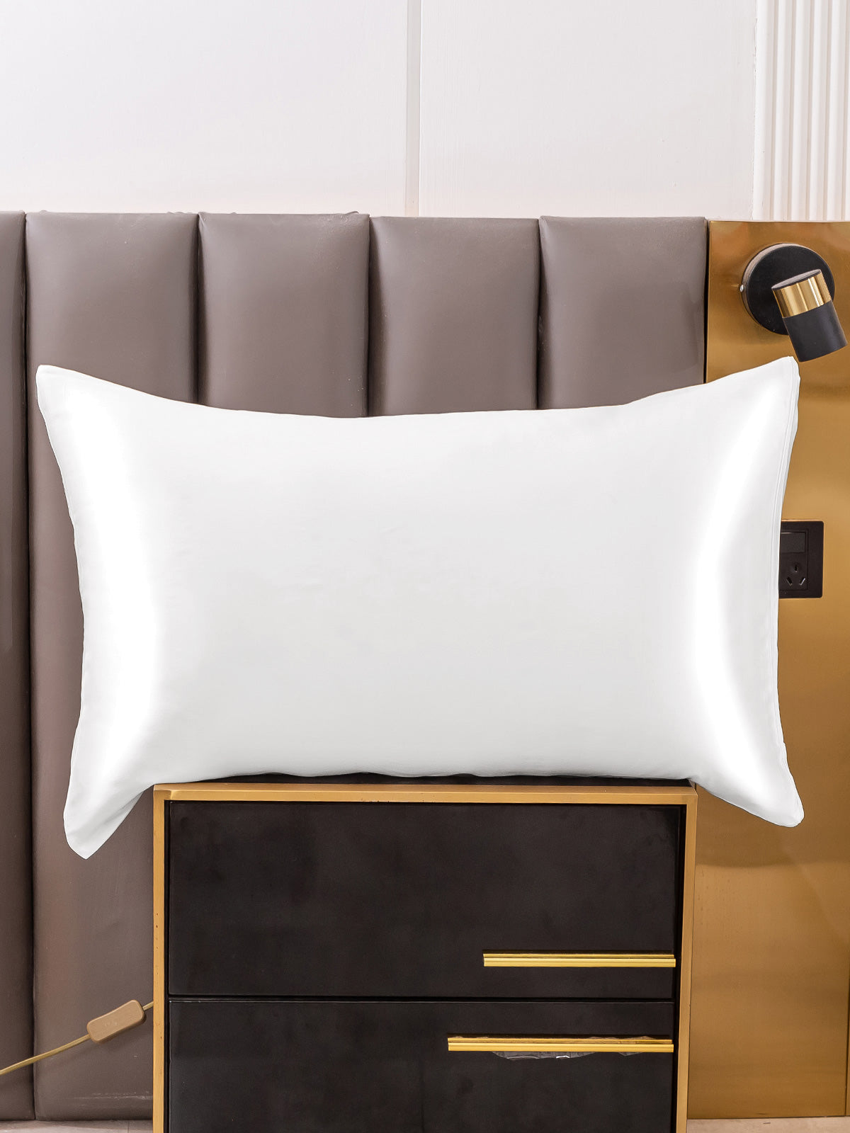 [White] SilkSilky-UK 19Momme Pure Silk Pillowcase 001