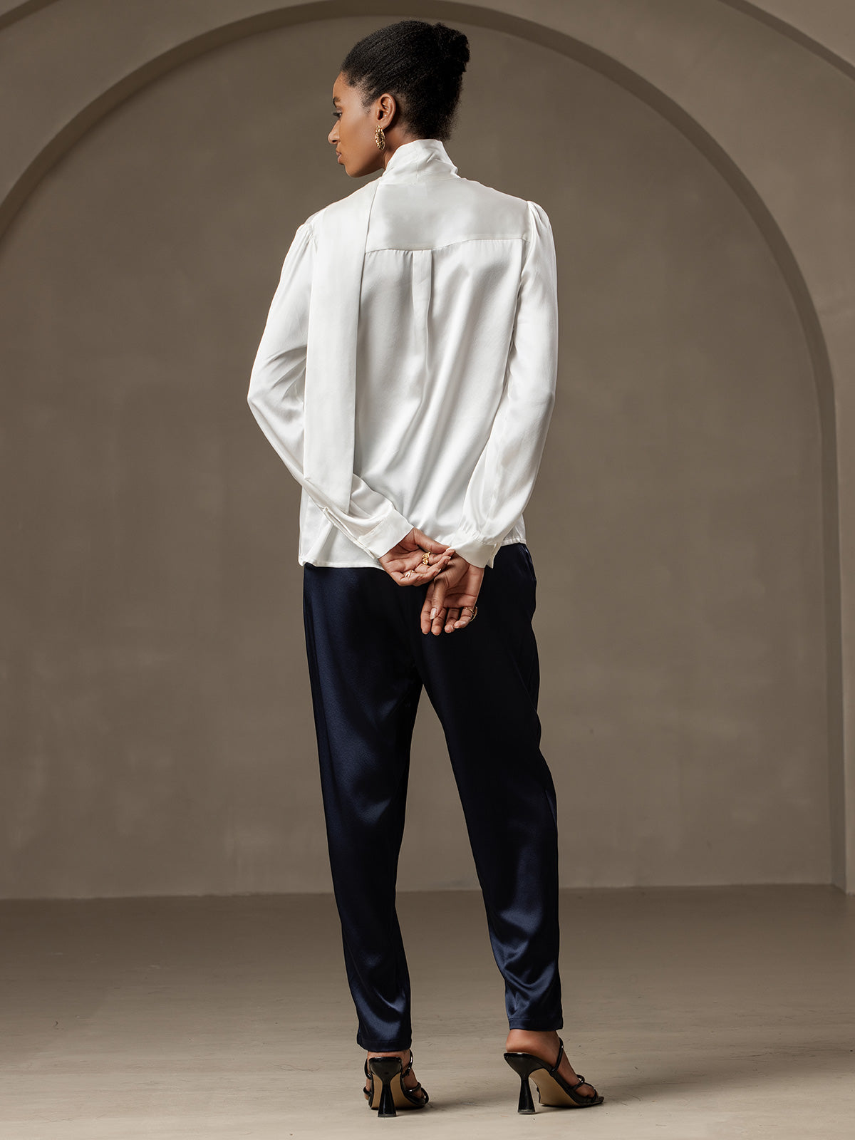 [White] SilkSilky-UK 19Momme Silk Long Sleeve Tie Neck Women's Shirt 002