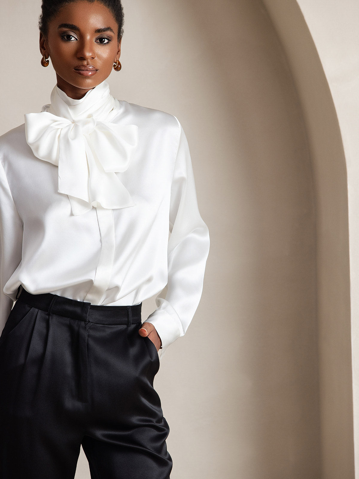 [White] SilkSilky-UK 19Momme Silk Long Sleeve Tie Neck Blouse 005