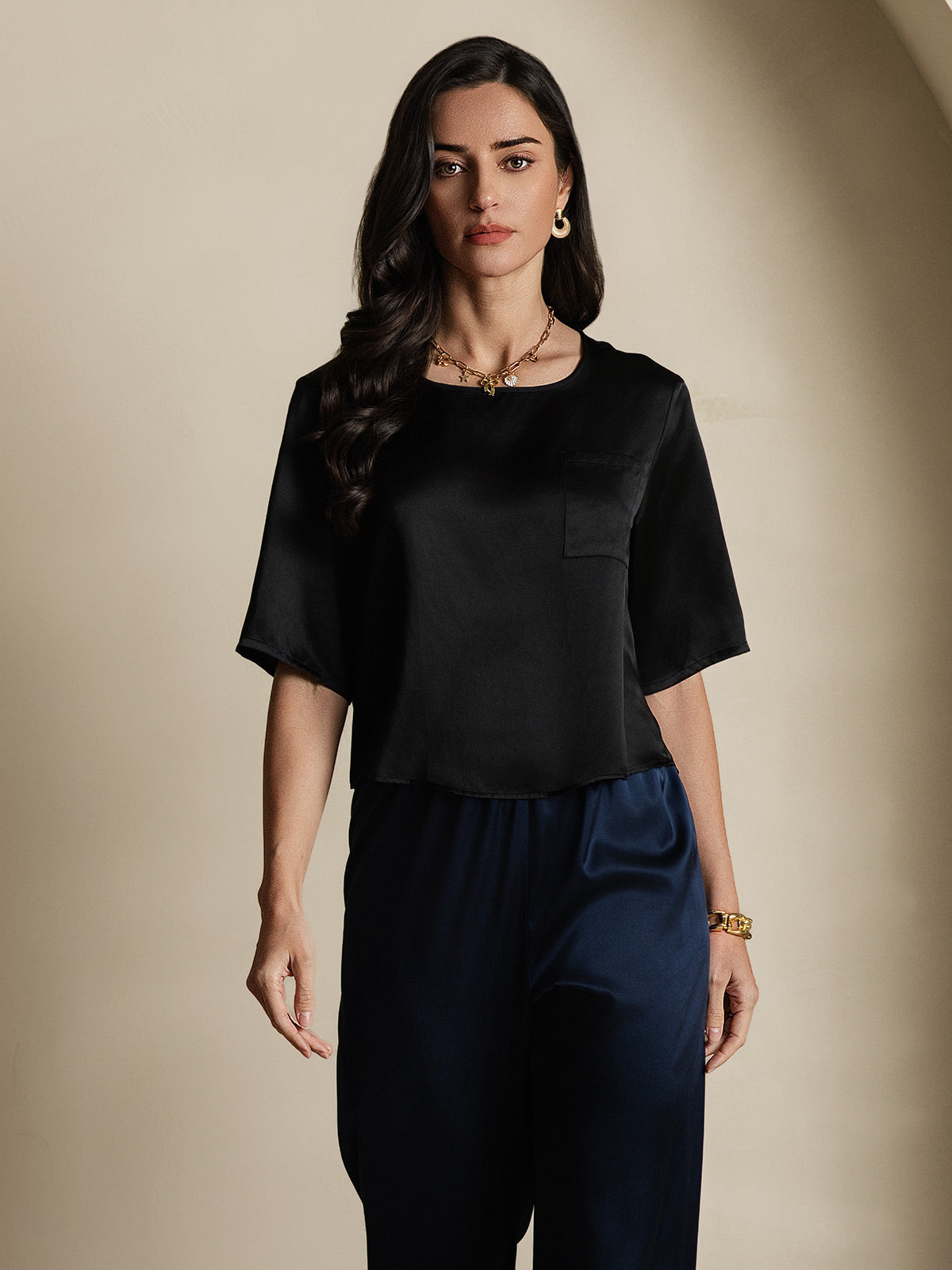 SilkSilky-UK Pure Silk Half Sleeve Boat Neck Women's T-Shirt Black 004