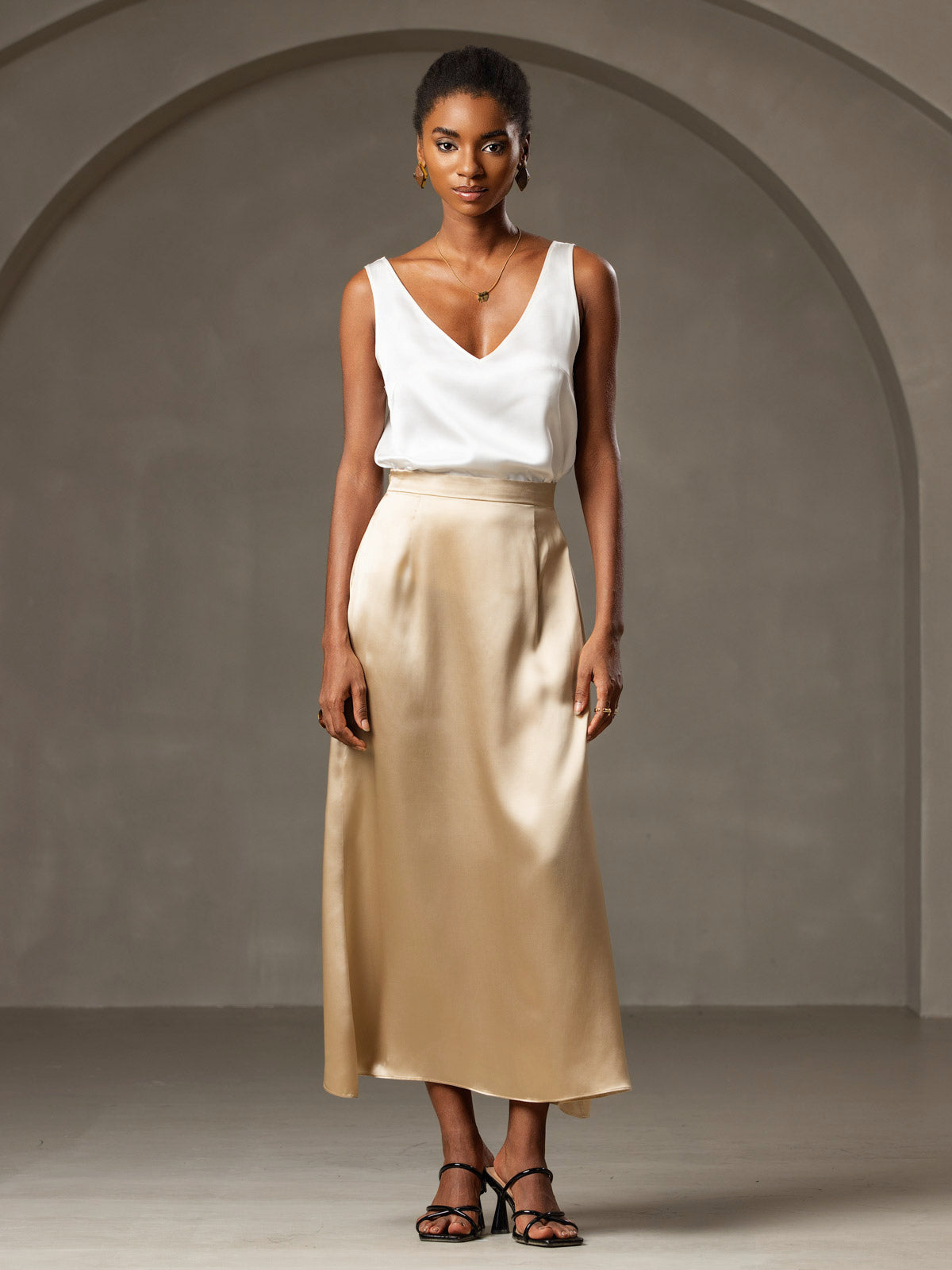 [White] SilkSilky-UK 19Momme Silk V Neck Camisole 001