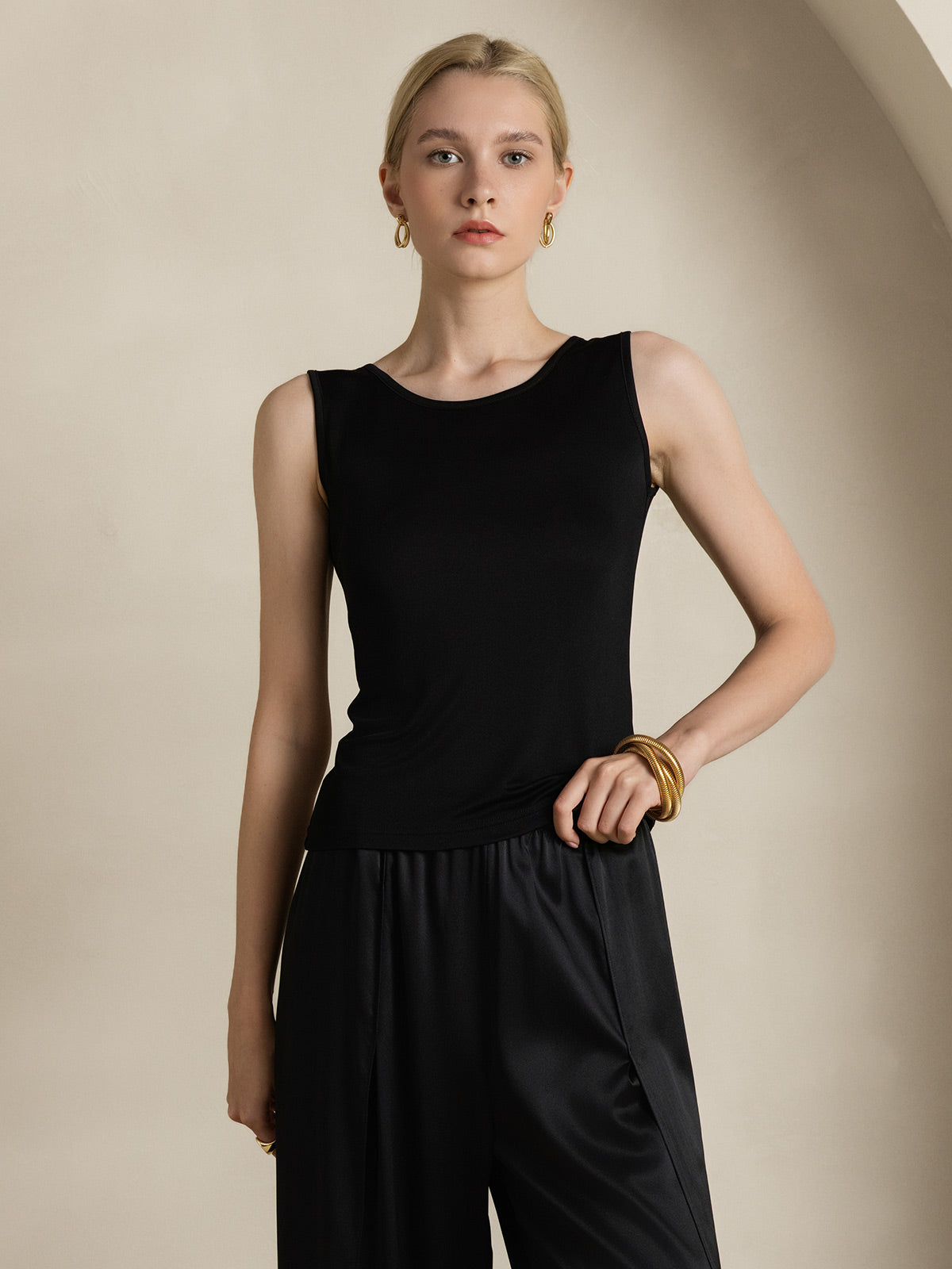 [Black] SilkSilky-UK Silk Knitted Round Neck Women's T-Shirt 003