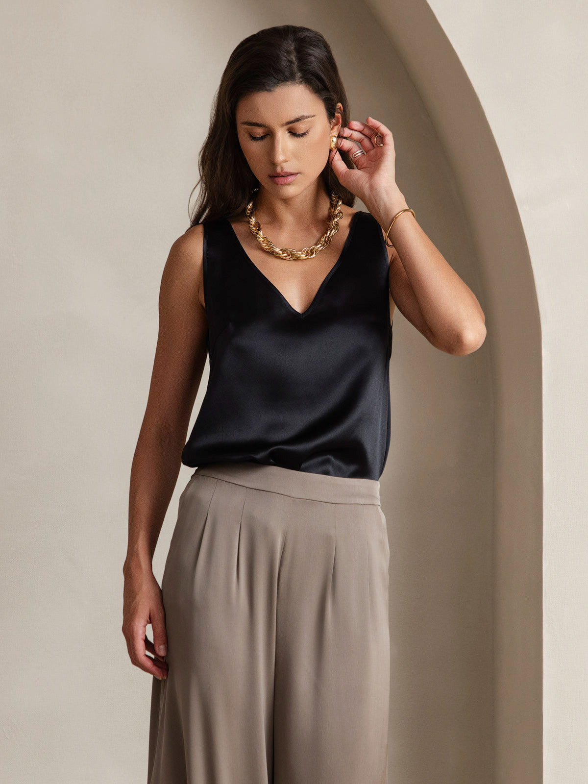 SilkSilky UK Pure Silk Sleeveless V Neck Camisole Black 003