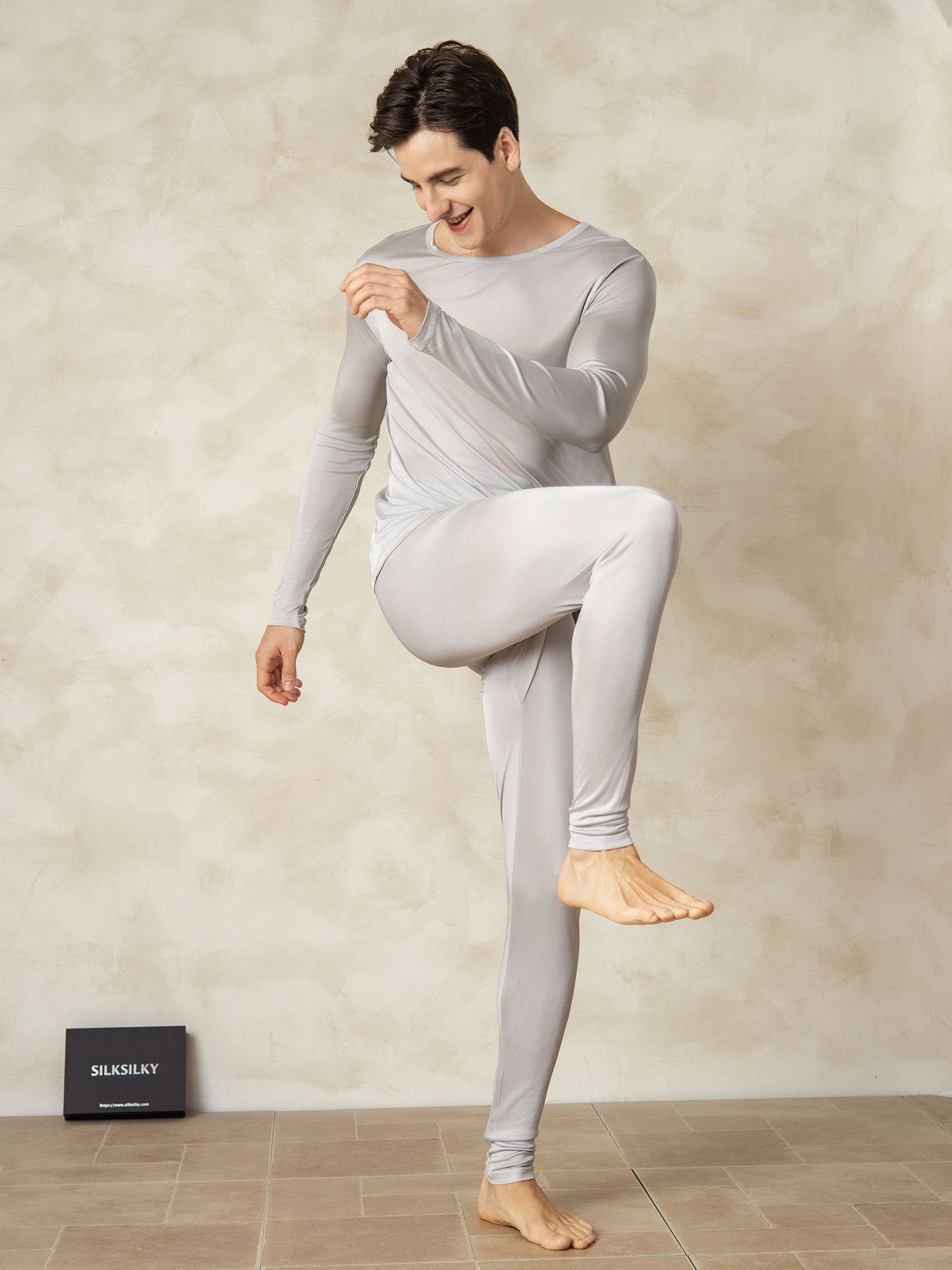 [Silver] SilkSilky-UK Silk Knitted Round Neck Men's Pyjamas 002