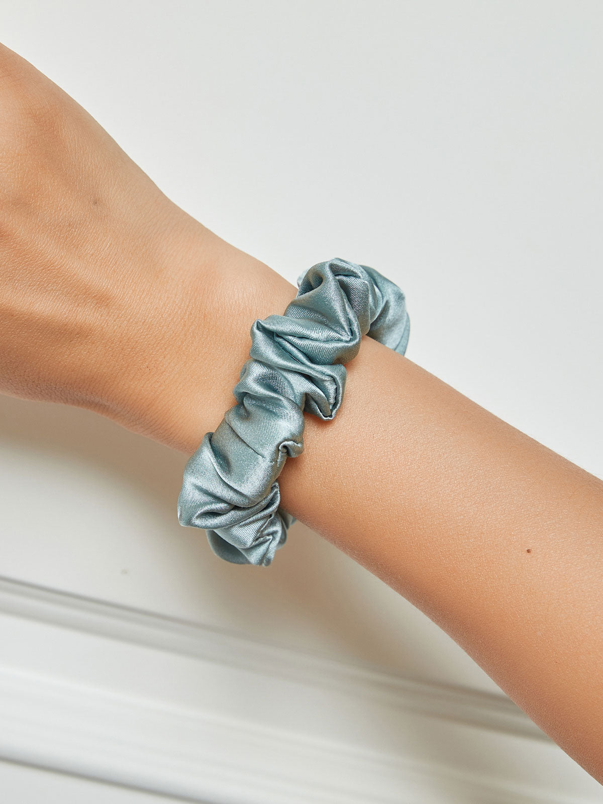 SilkSilky-UK 19Momme Pure Silk Scrunchie SteelBlue 001