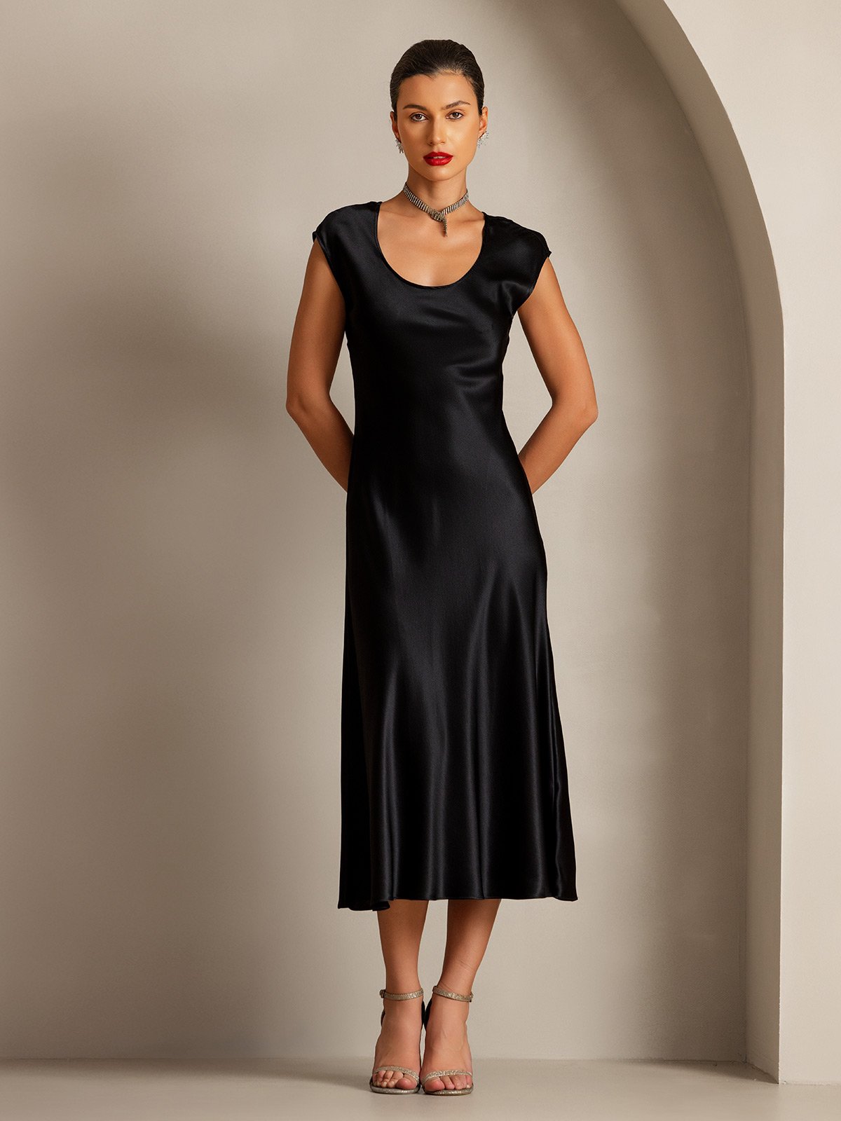 [Black] SilkSilky-UK 19Momme Silk Cap Sleeve Round Neck Dress 001