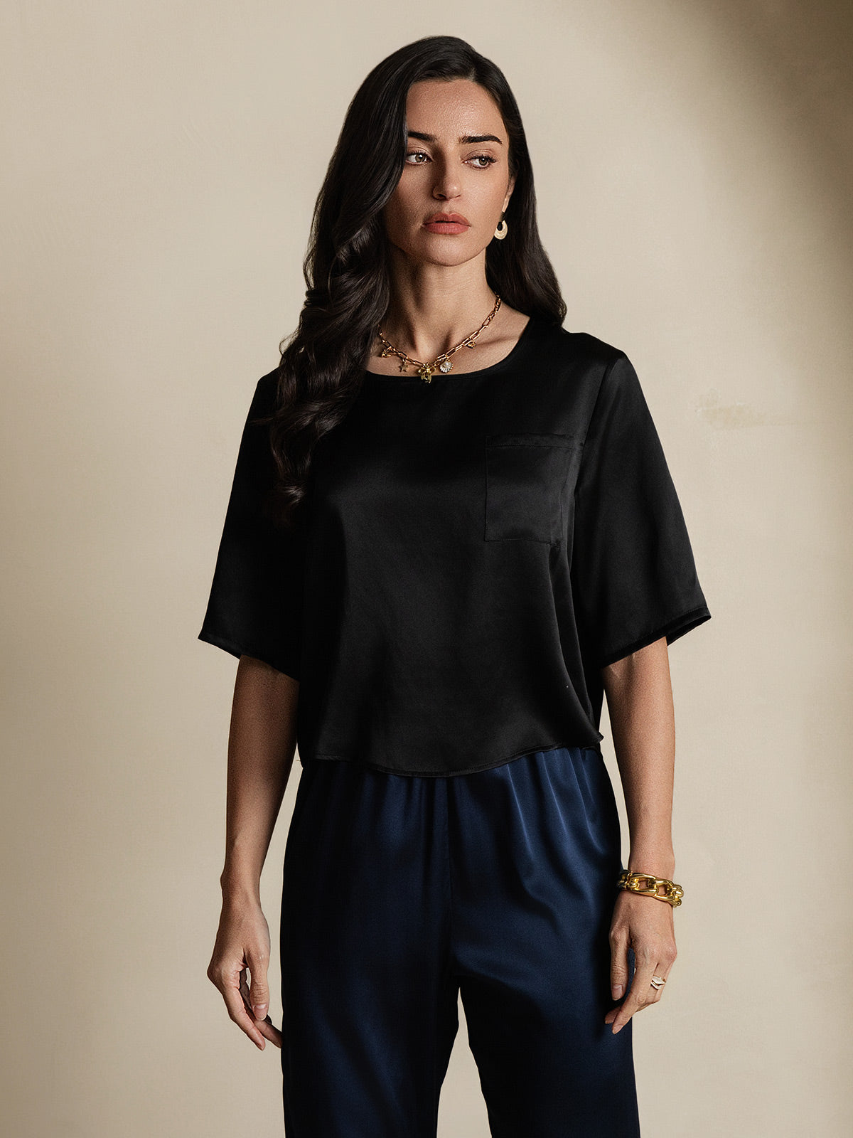 SilkSilky-UK Pure Silk Half Sleeve Boat Neck Women's T-Shirt Black 005