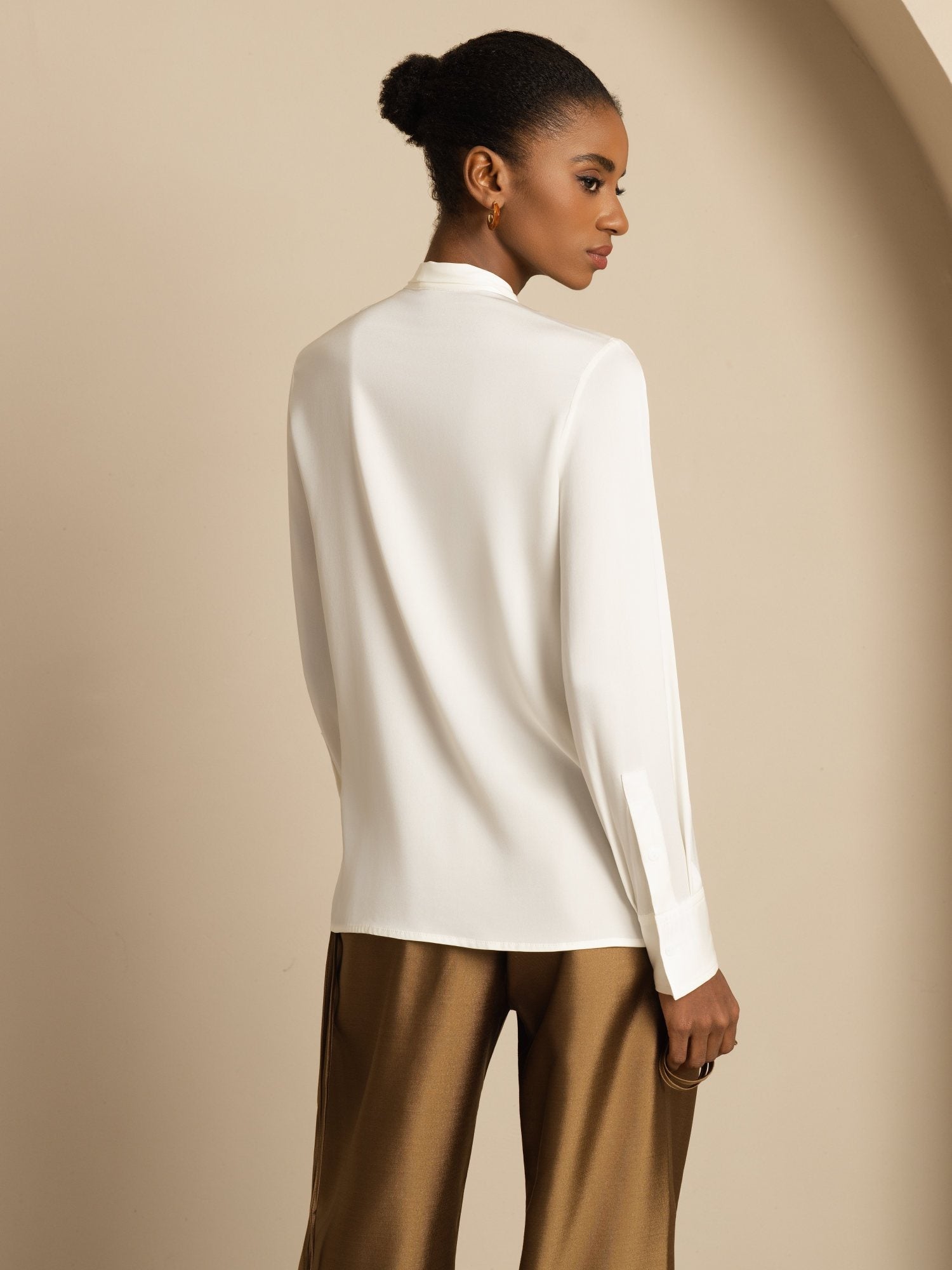 [White] SilkSilky-UK 19Momme Silk Long Sleeve Tie Neck Blouse 003