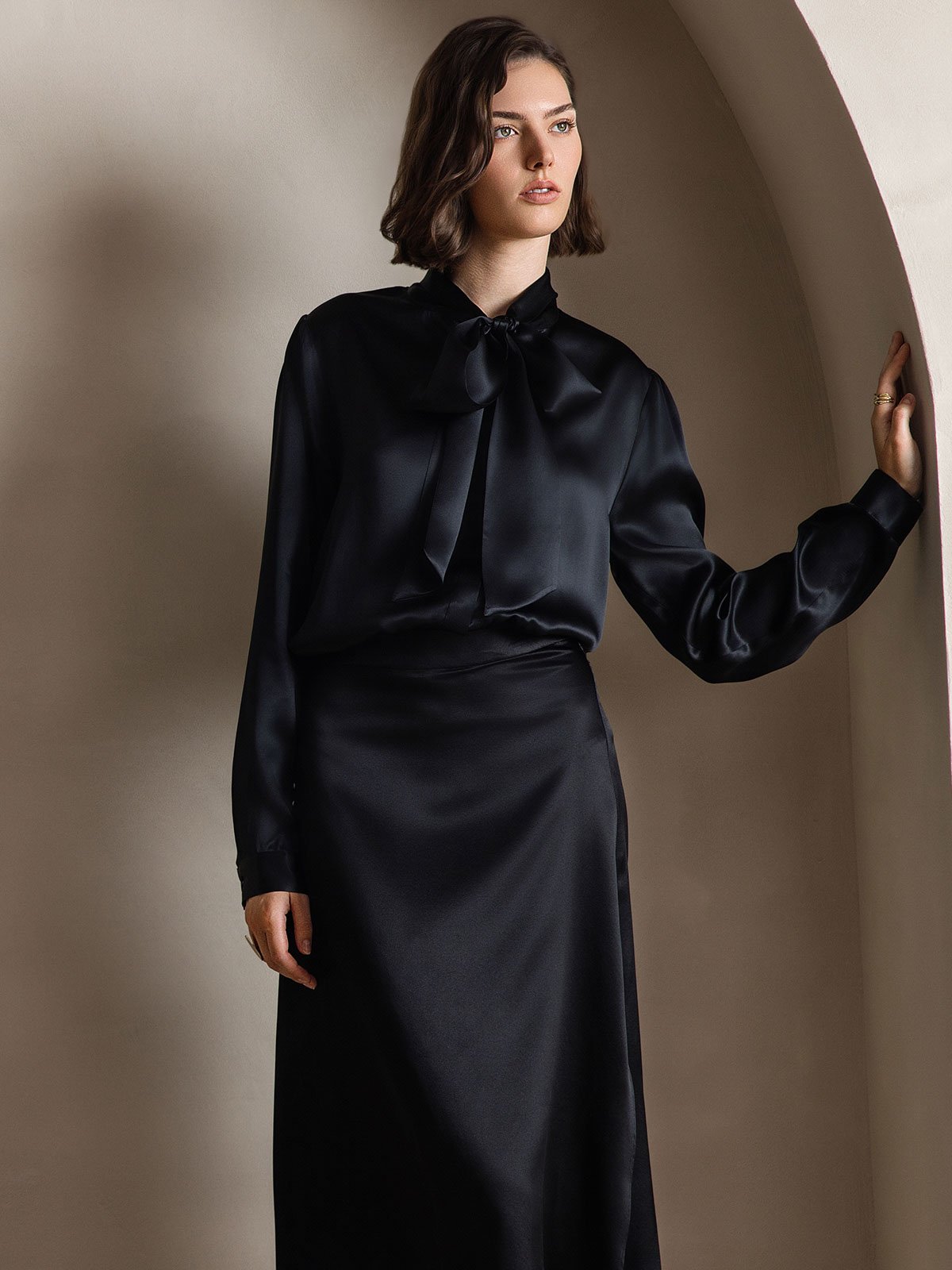 [Black] SilkSilky-UK 19Momme Silk Long Sleeve Tie Neck Women's Shirt 004